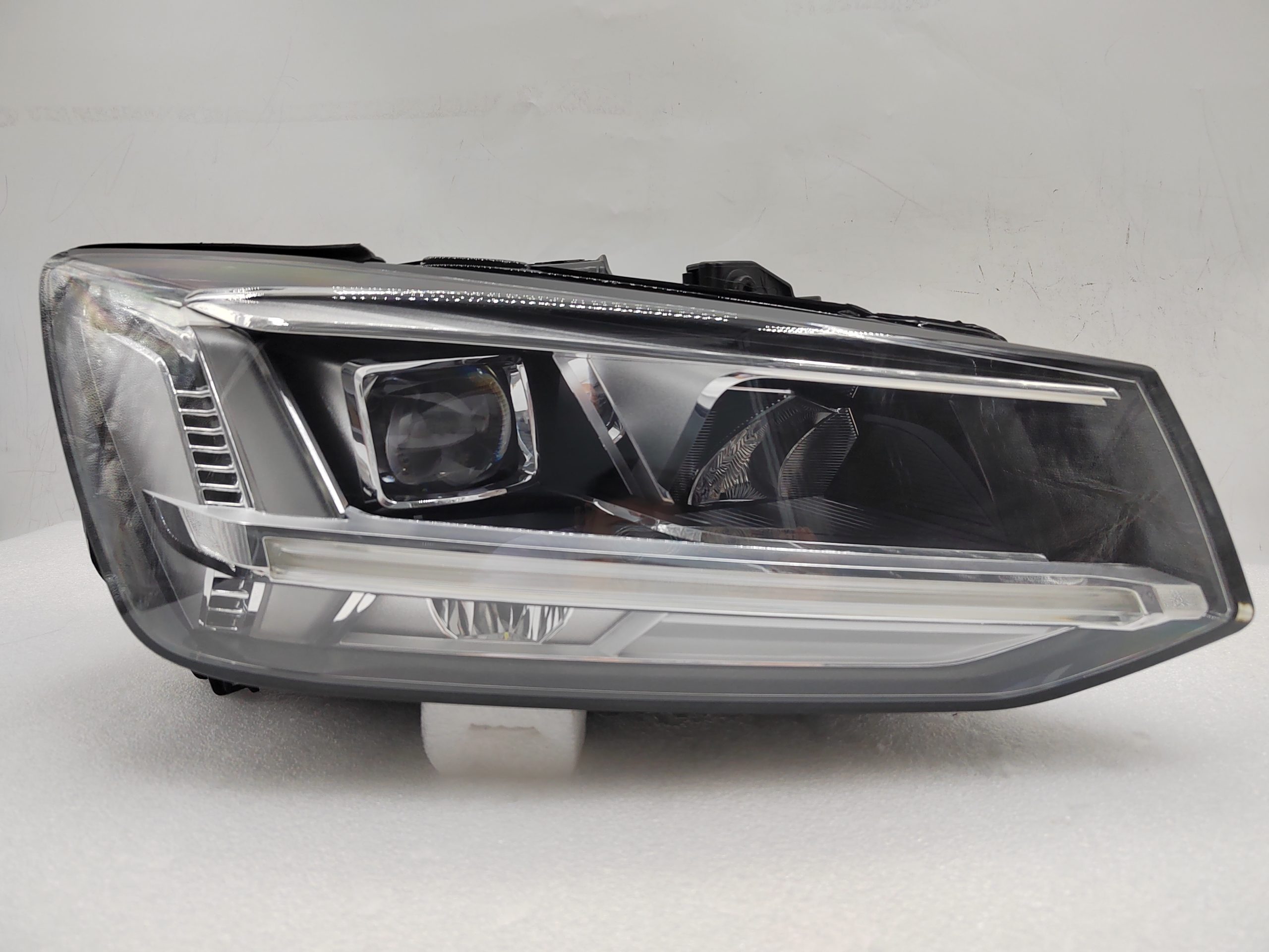 AUDI Q2 2016-2019 LED R.H.S HEADLIGHT ASSEMBLY
