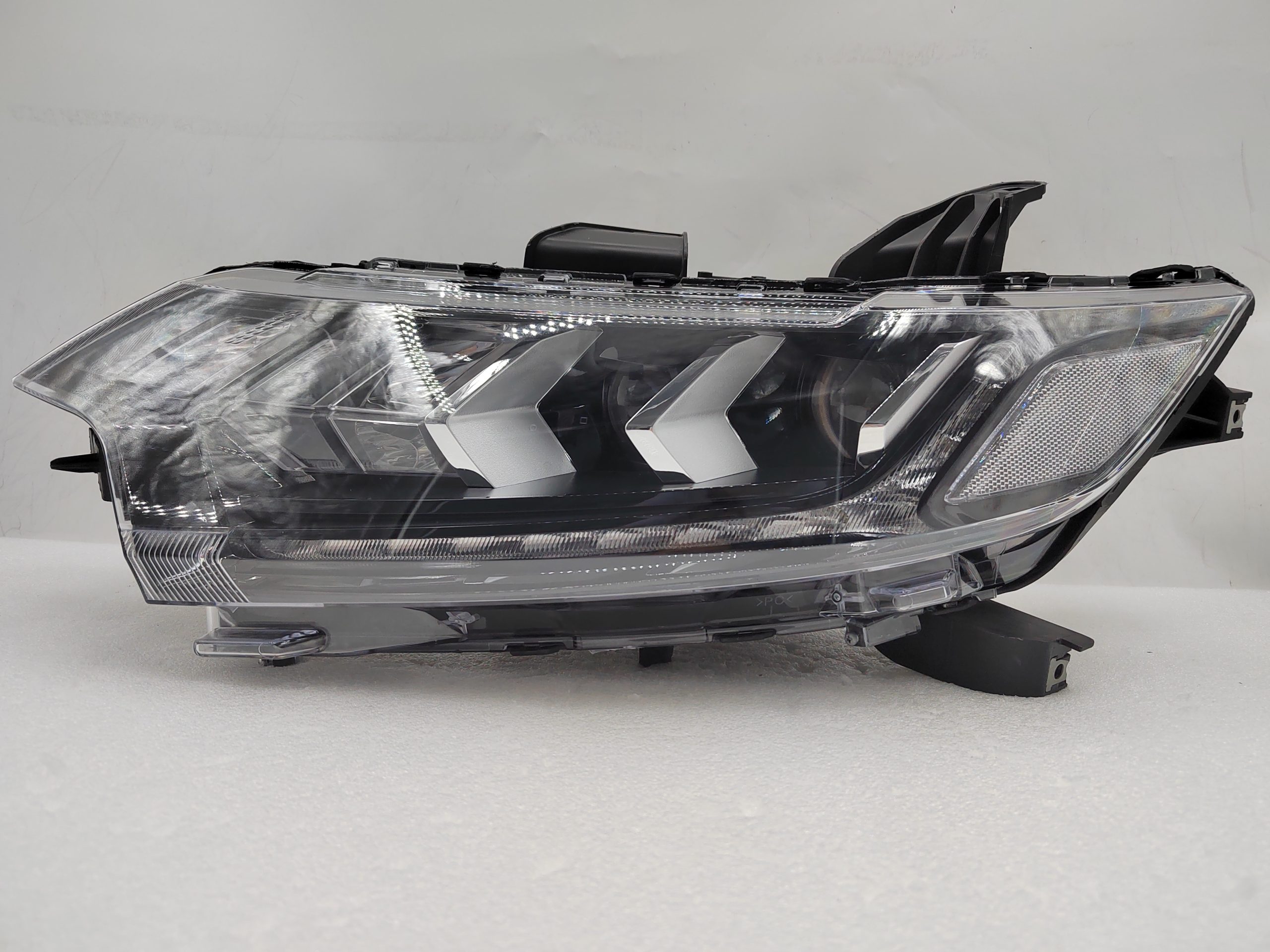 MITSUBISHI OUTLANDER 2016-2020 LED L.H.S HEADLIGHT ASSEMBLY