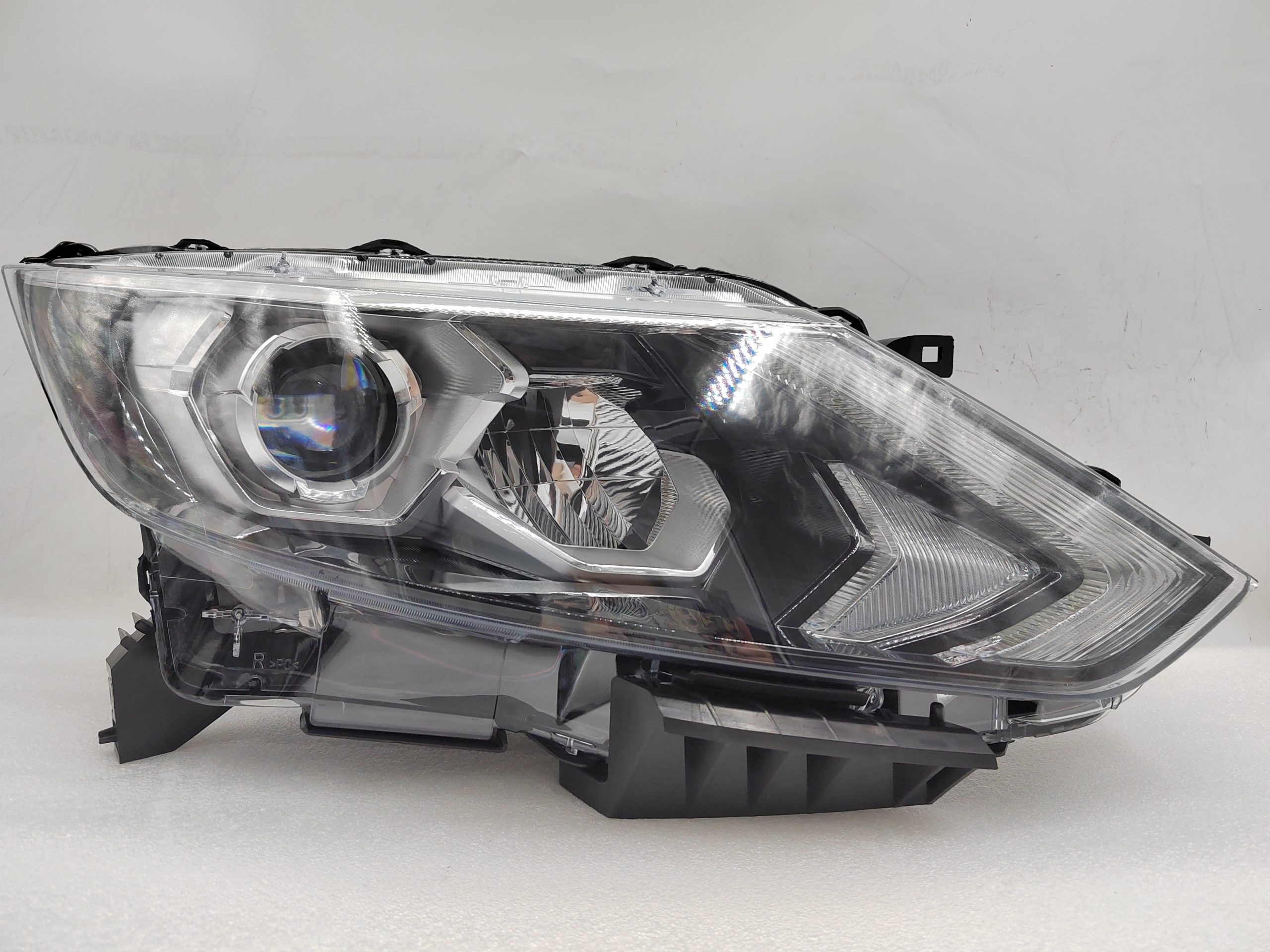NISSAN QASHQAI J11 2014-2016 LED R.H.S HEADLIGHT ASSEMBLY