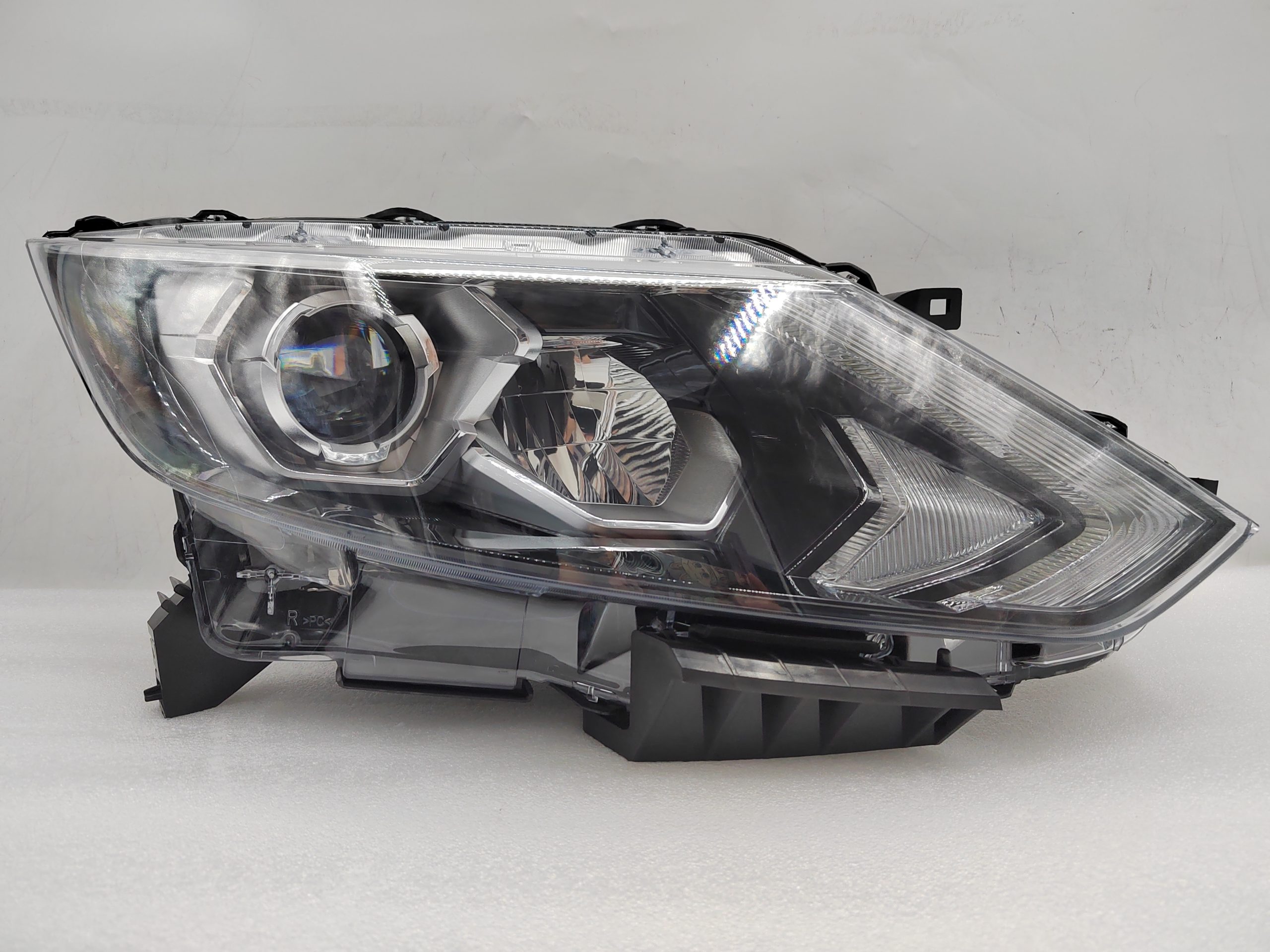 NISSAN QASHQAI J11 2014-2016 LED R.H.S HEADLIGHT ASSEMBLY