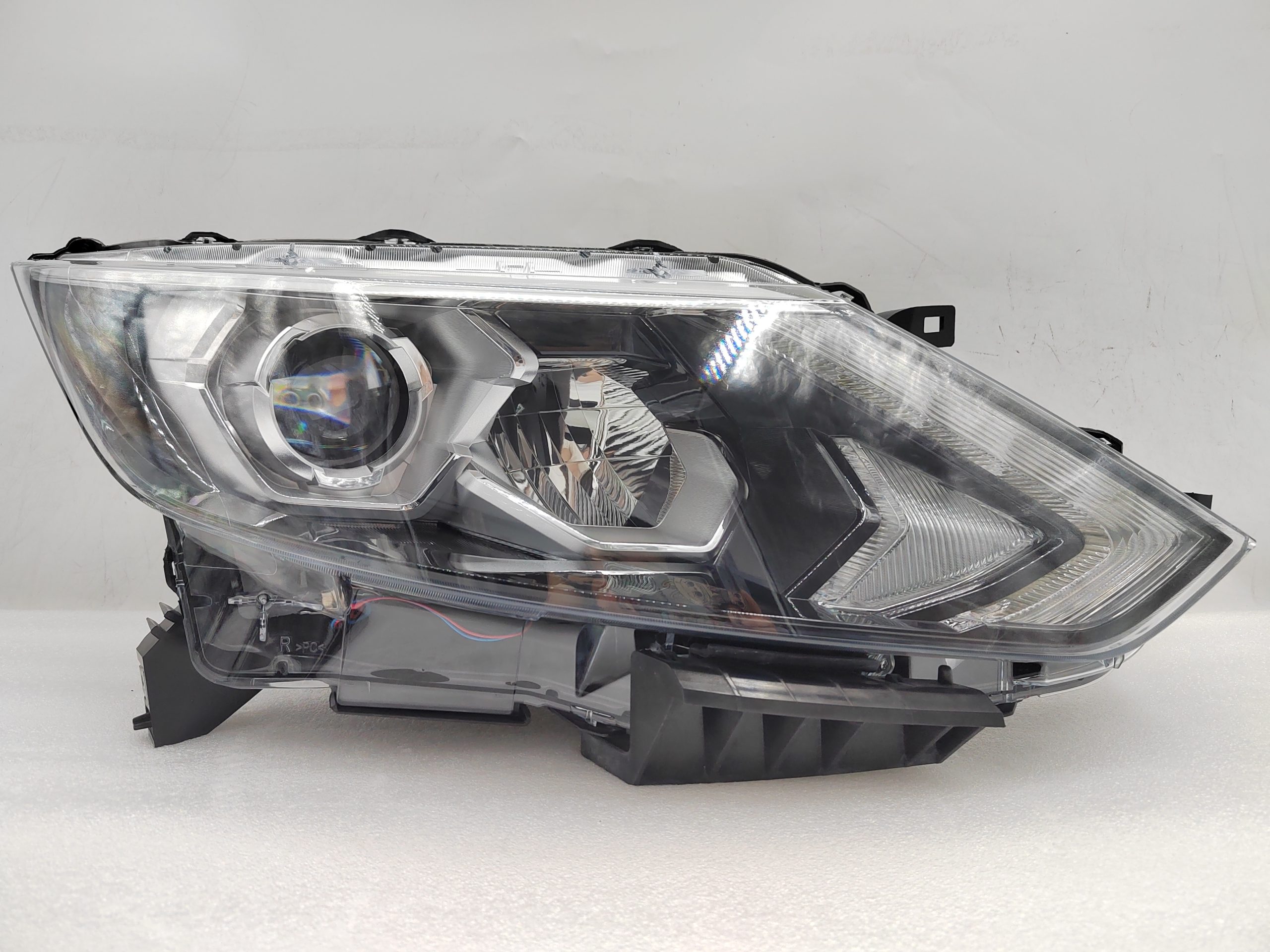 NISSAN QASHQAI J11 2014-2016 LED R.H.S HEADLIGHT ASSEMBLY