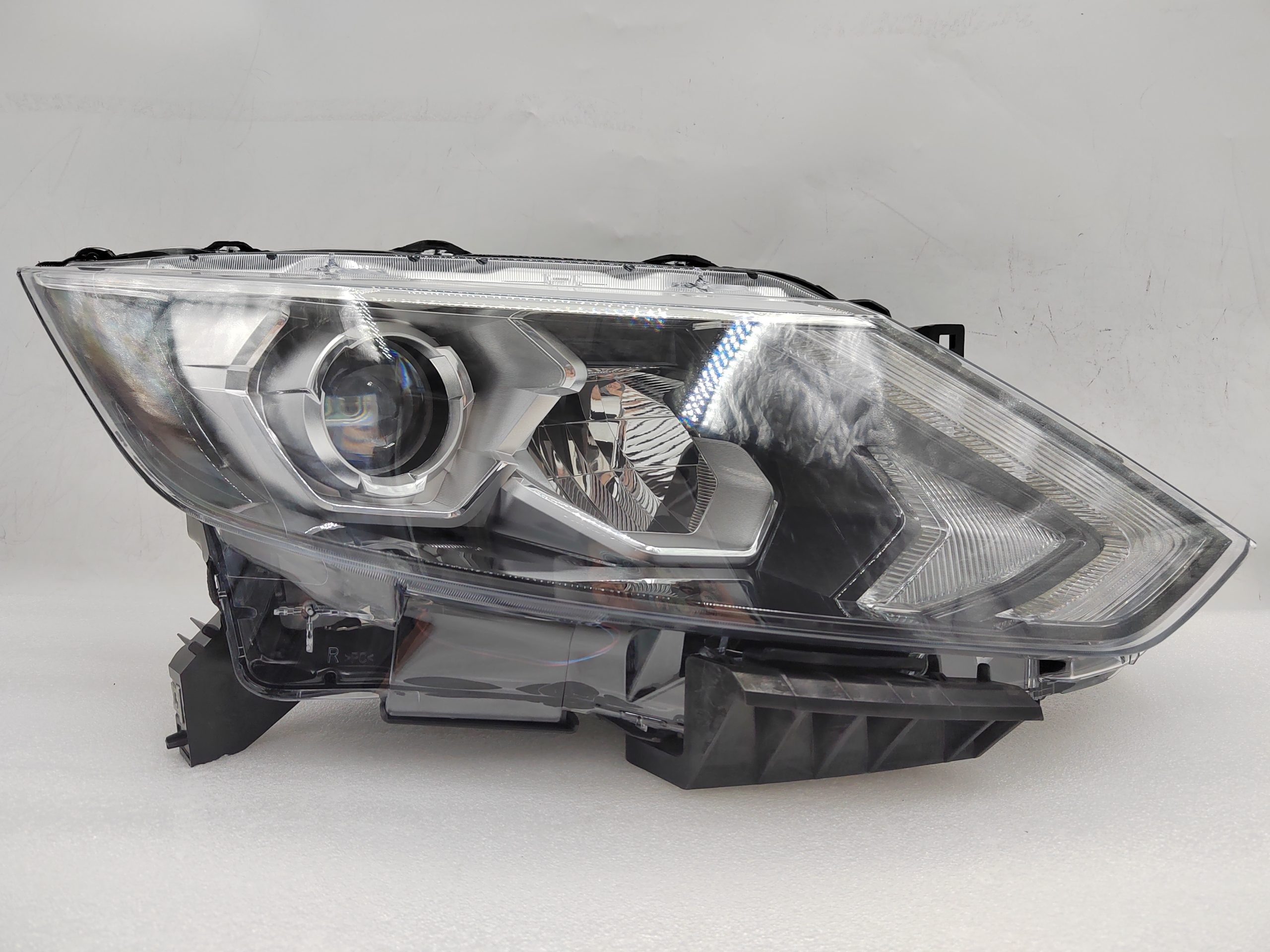 NISSAN QASHQAI J11 2014-2016 LED R.H.S HEADLIGHT ASSEMBLY