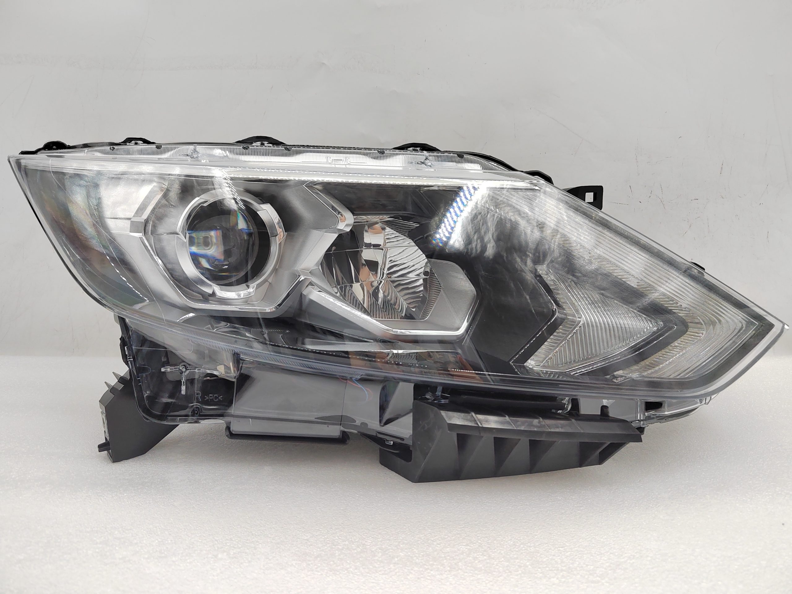 NISSAN QASHQAI J11 2014-2016 LED R.H.S HEADLIGHT ASSEMBLY