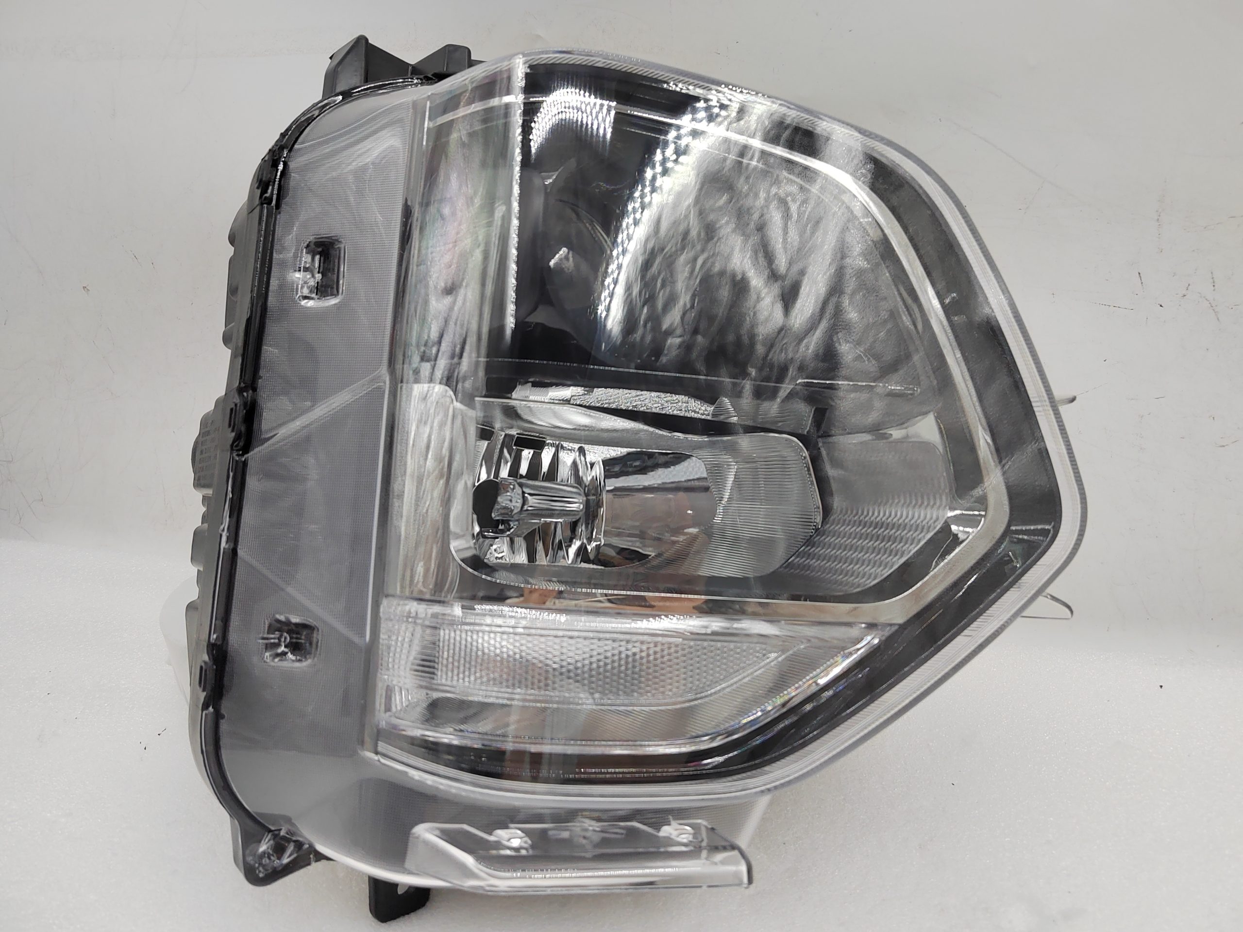 HYUNDAI SANTA FE 2019-2020 HALOGEN R.H.S HEADLIGHT ASSEMBLY