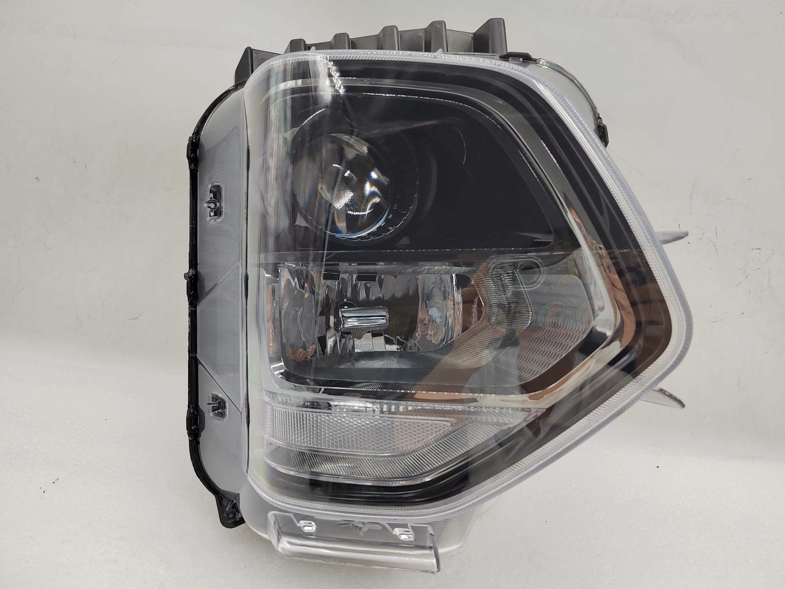 HYUNDAI SANTA FE 2019-2020 HALOGEN R.H.S HEADLIGHT ASSEMBLY