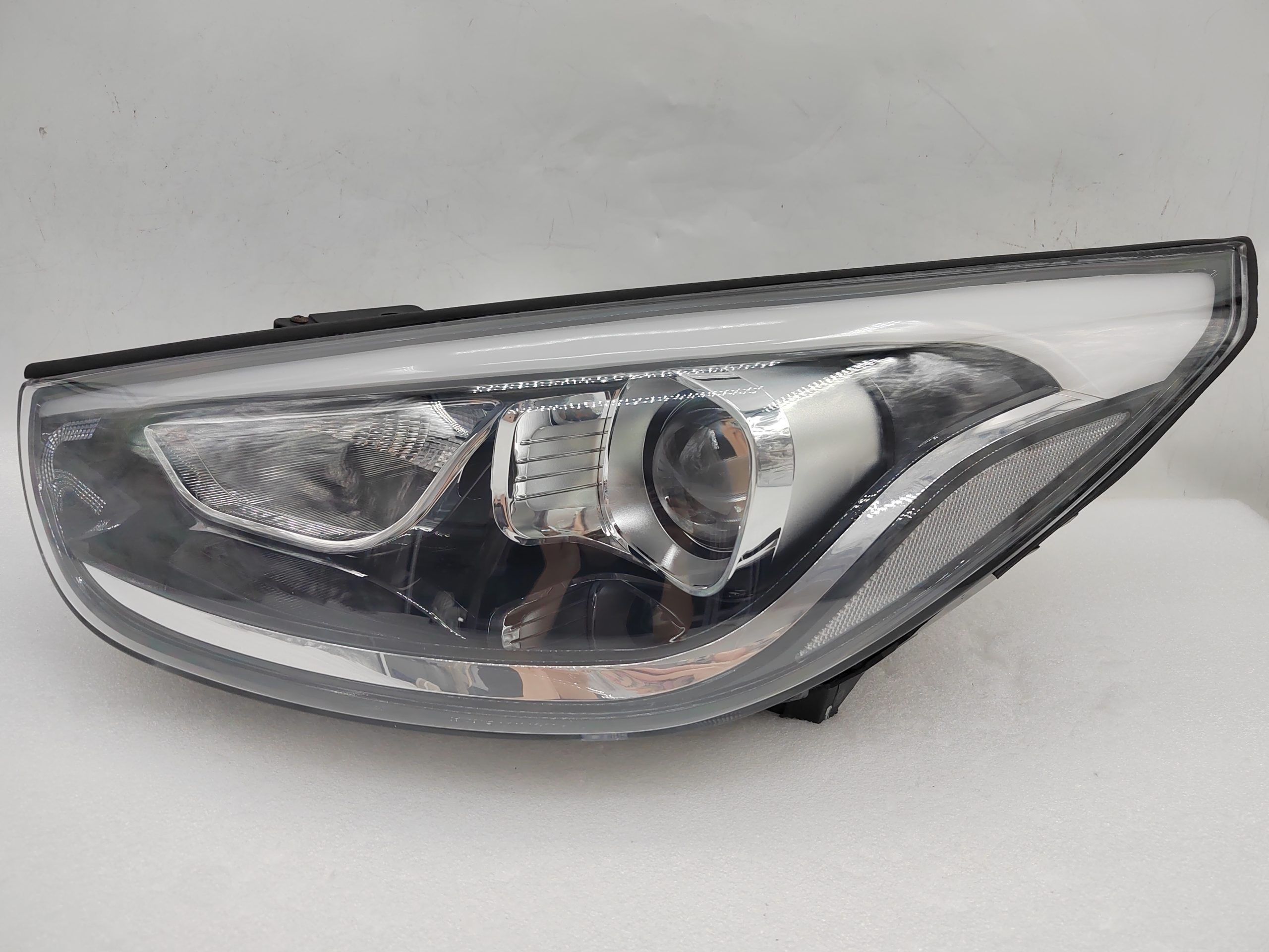 HYUNDAI IX35 SE 2013-2015 HALOGEN L.H.S HEADLIGHT ASSEMBLY