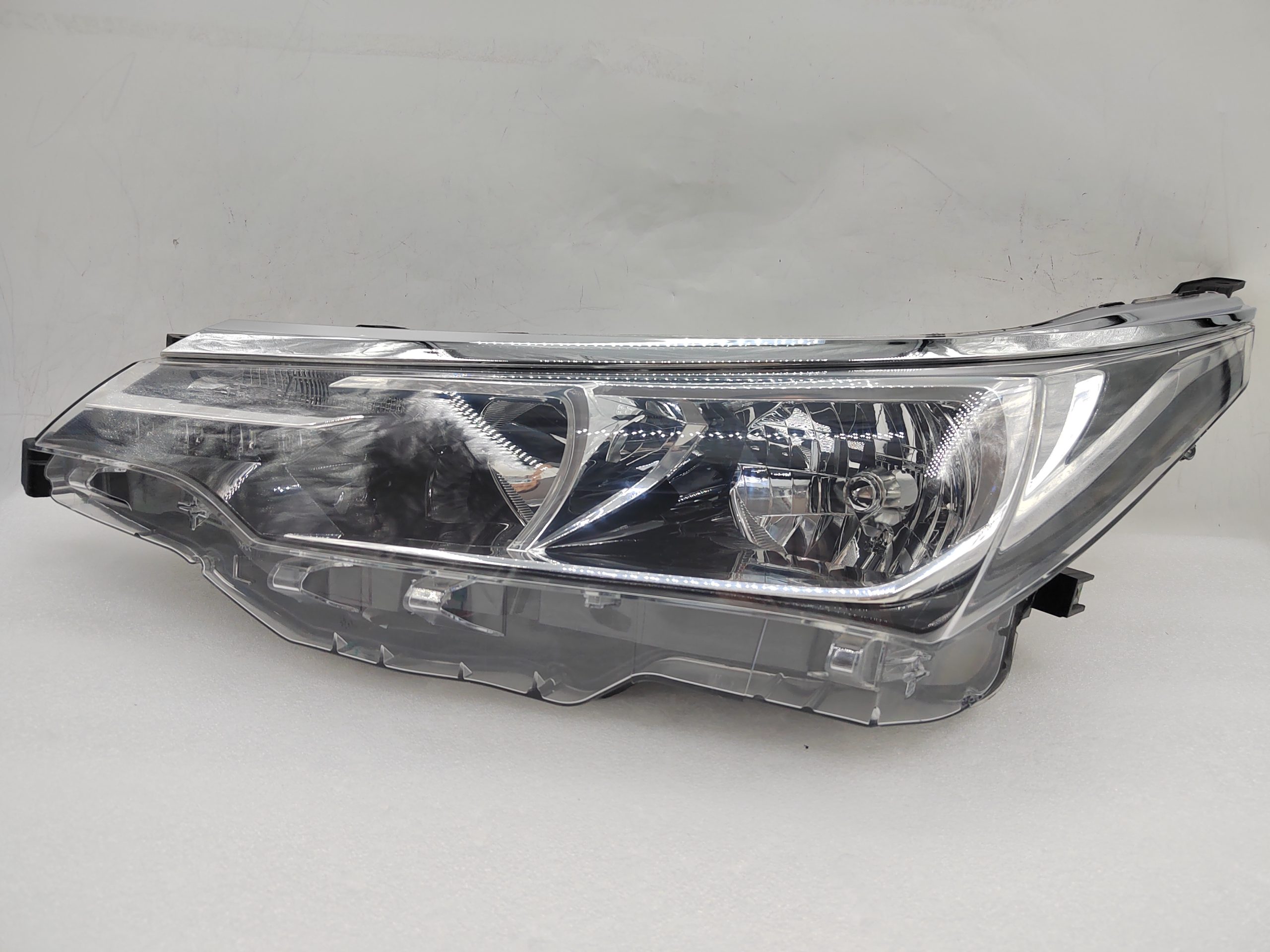 TOYOTA COROLLA 2017-2018 HALOGEN L.H.S HEADLIGHT ASSEMBLY