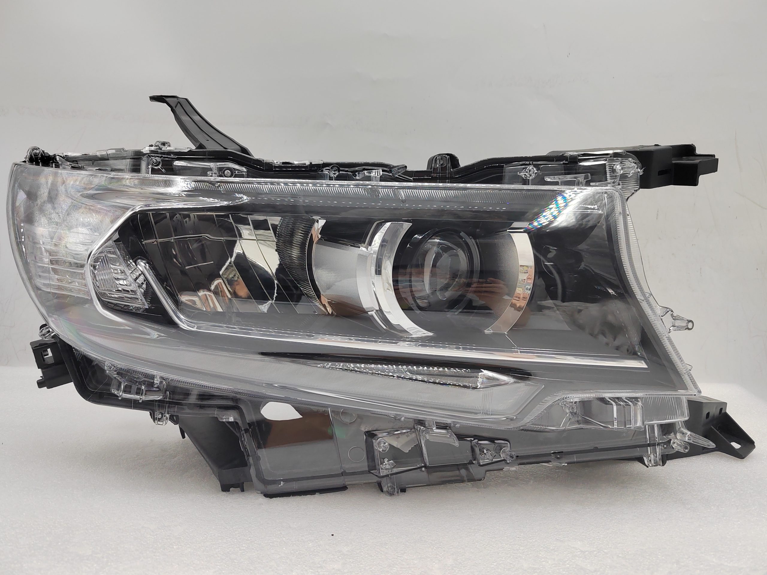 TOYOTA LANDCRUISER PRADO 150 GDJ150R 2018-2022 LED R.H.S HEADLIGHT ASSEMBLY