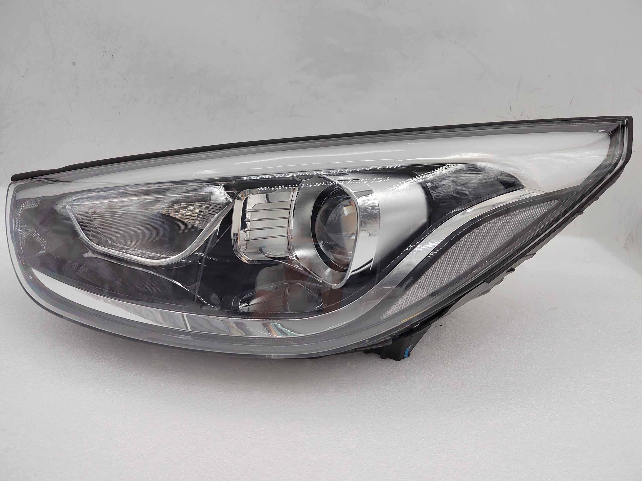 HYUNDAI IX35 SE 2013-2015 HALOGEN L.H.S HEADLIGHT ASSEMBLY
