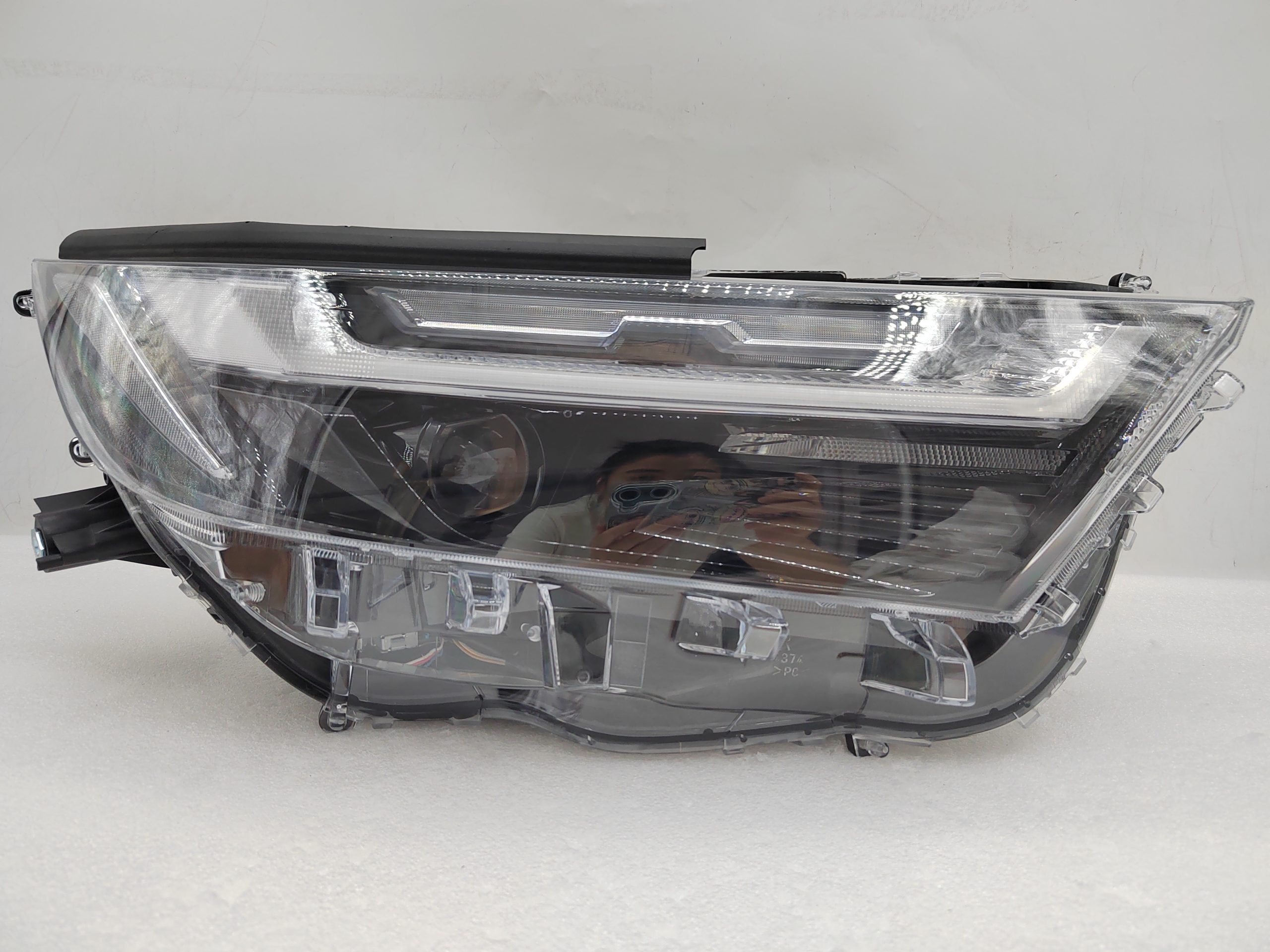 TOYOTA RAV4 2022-2023 LED R.H.S HEADLIGHT ASSEMBLY