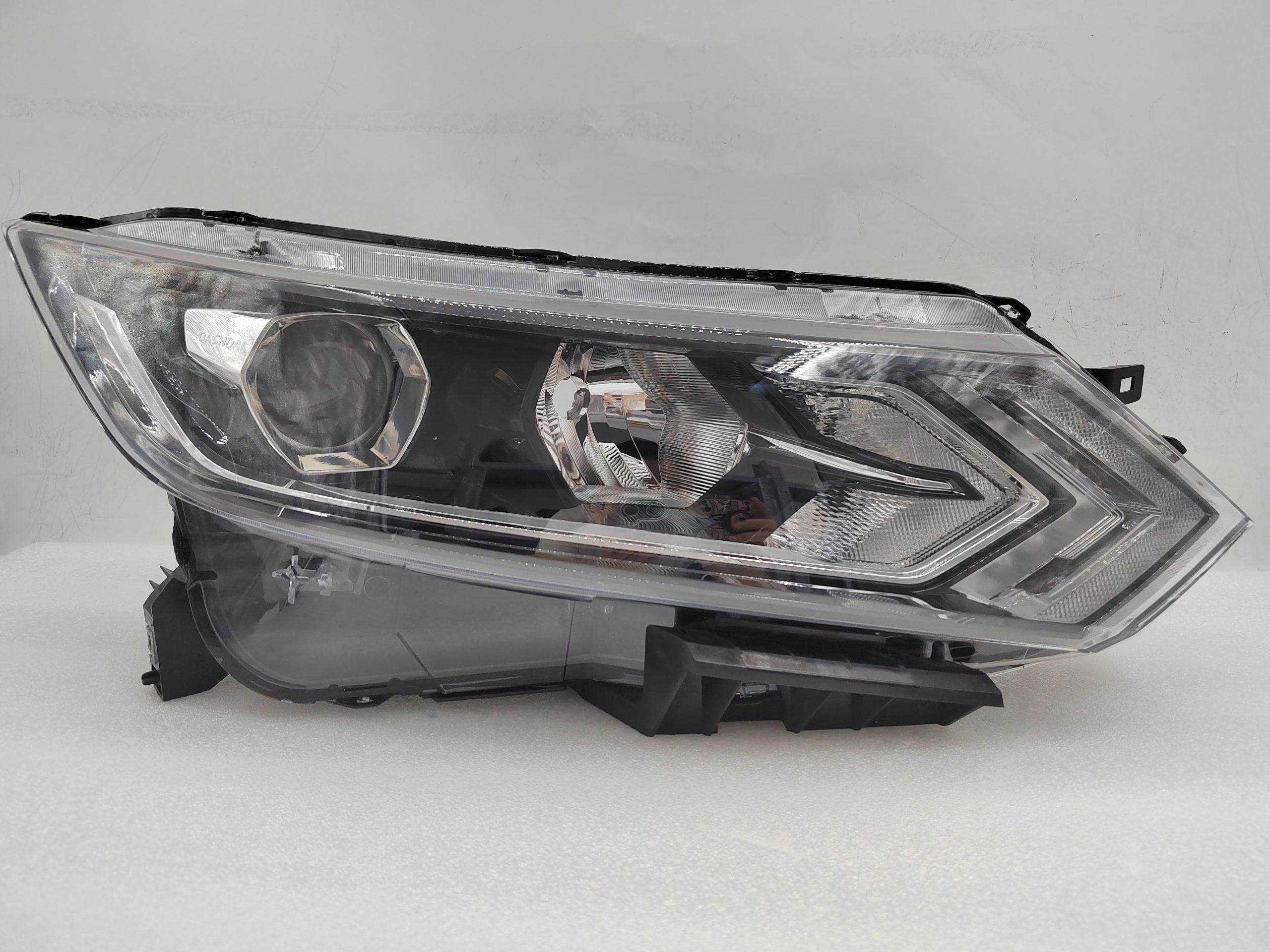 NISSAN QASHQAI J11 2017-2020 HALOGEN R.H.S HEADLIGHT ASSEMBLY