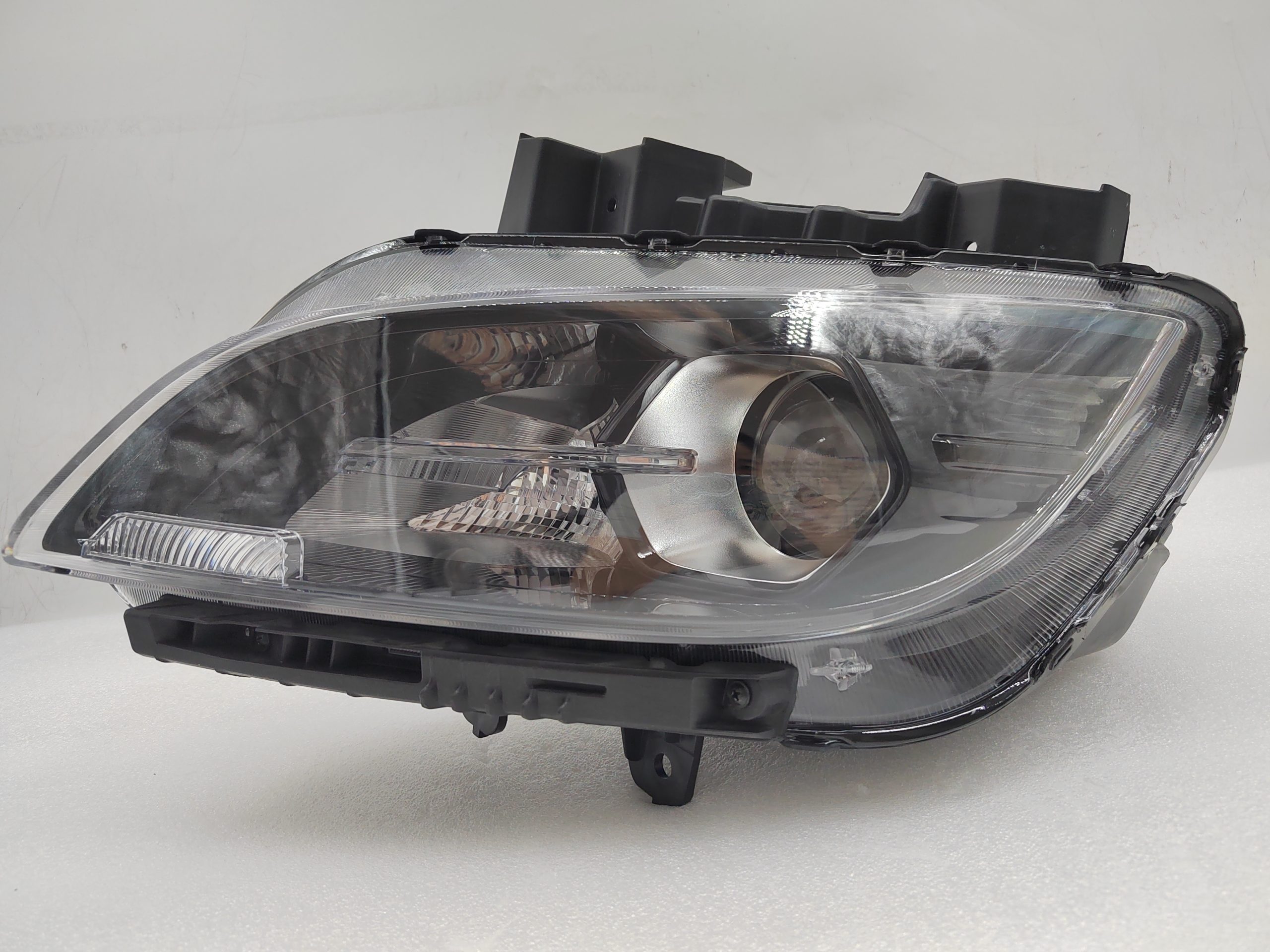 HYUNDAI KONA 2021-2023 HALOGEN L.H.S HEADLIGHT ASSEMBLY