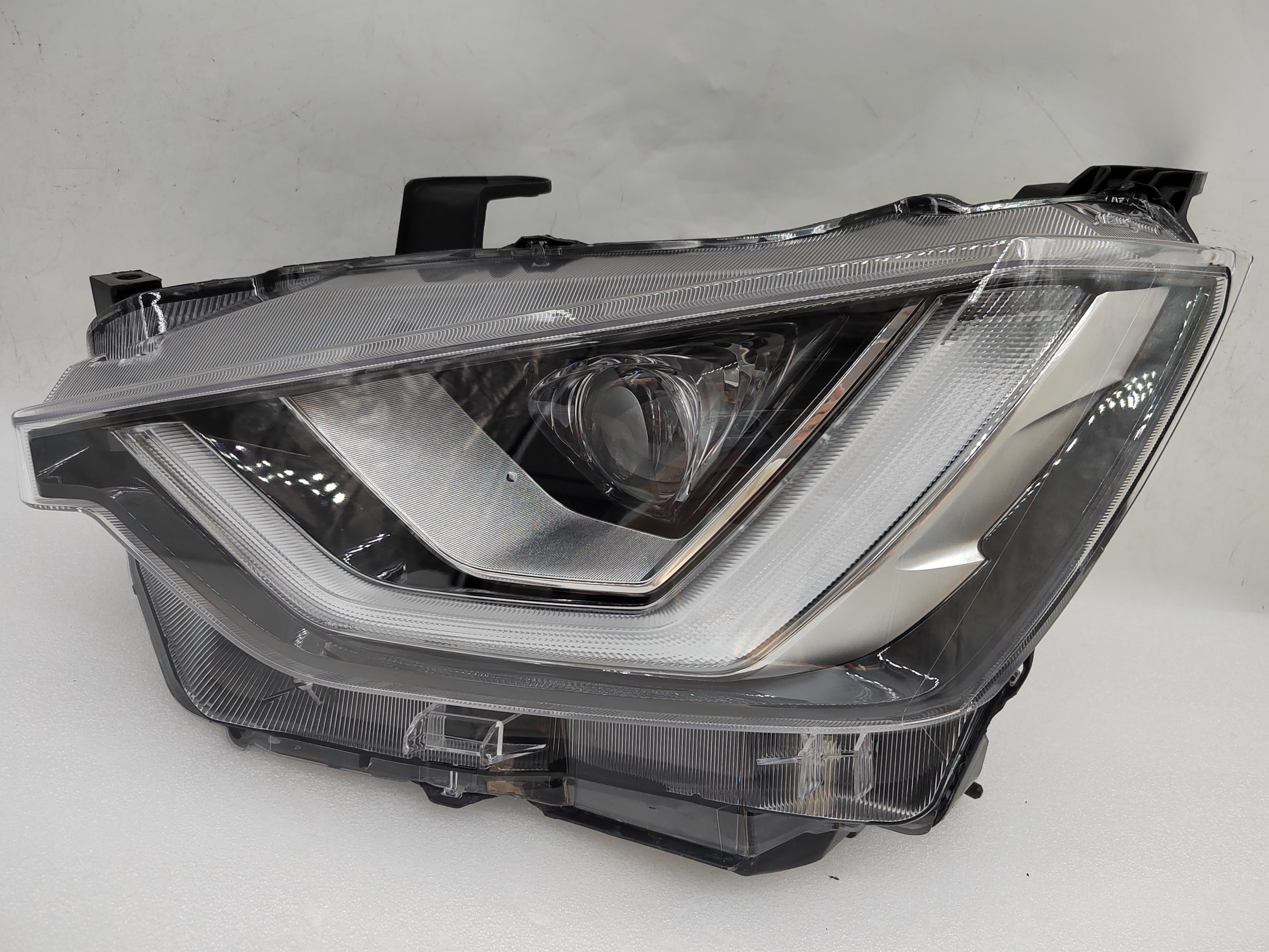 ISUZU D-MAX 2020-2023 LED L.H.S HEADLIGHT ASSEMBLY