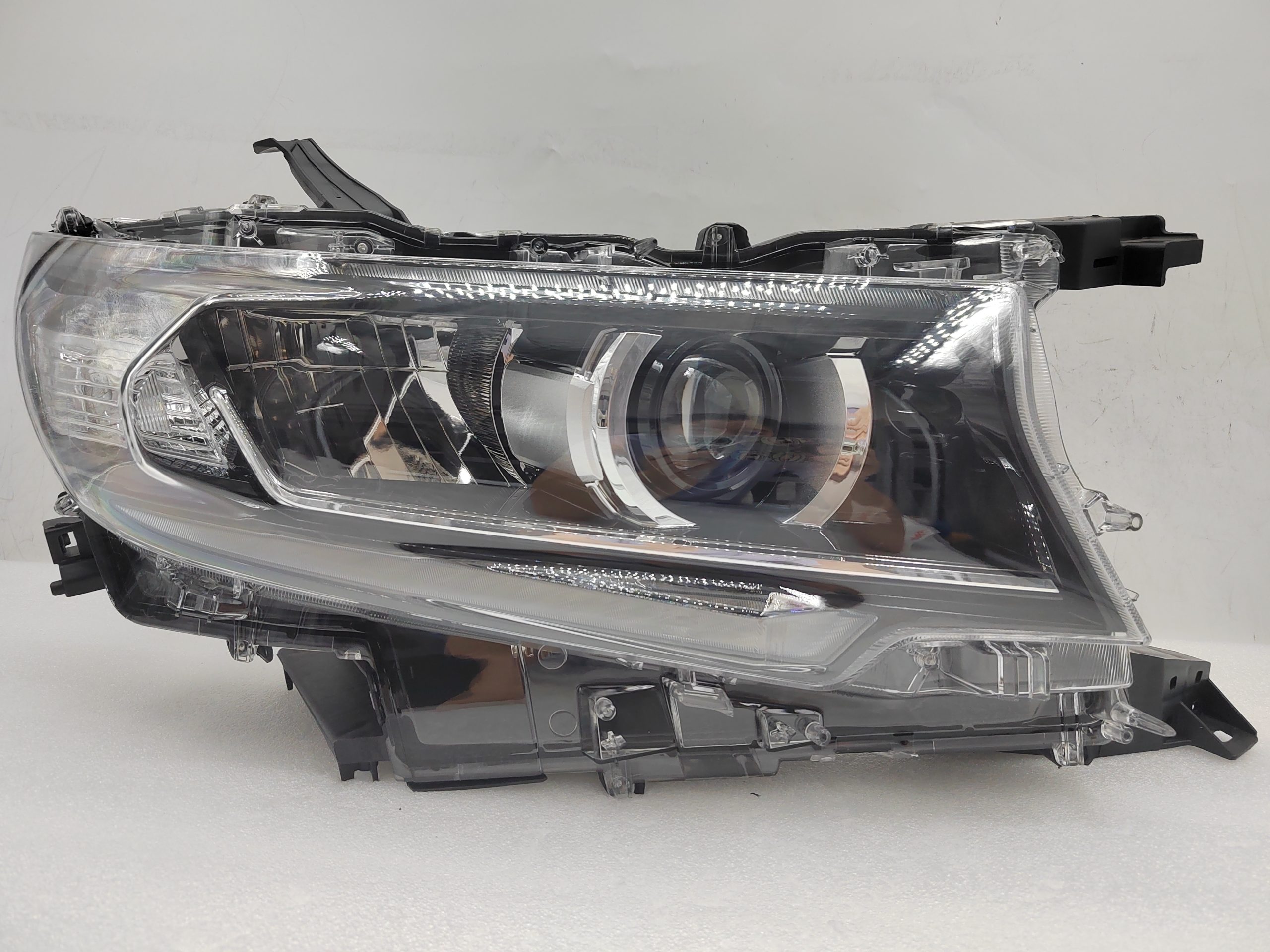 TOYOTA LANDCRUISER PRADO 150 GDJ150R 2018-2022 LED R.H.S HEADLIGHT ASSEMBLY