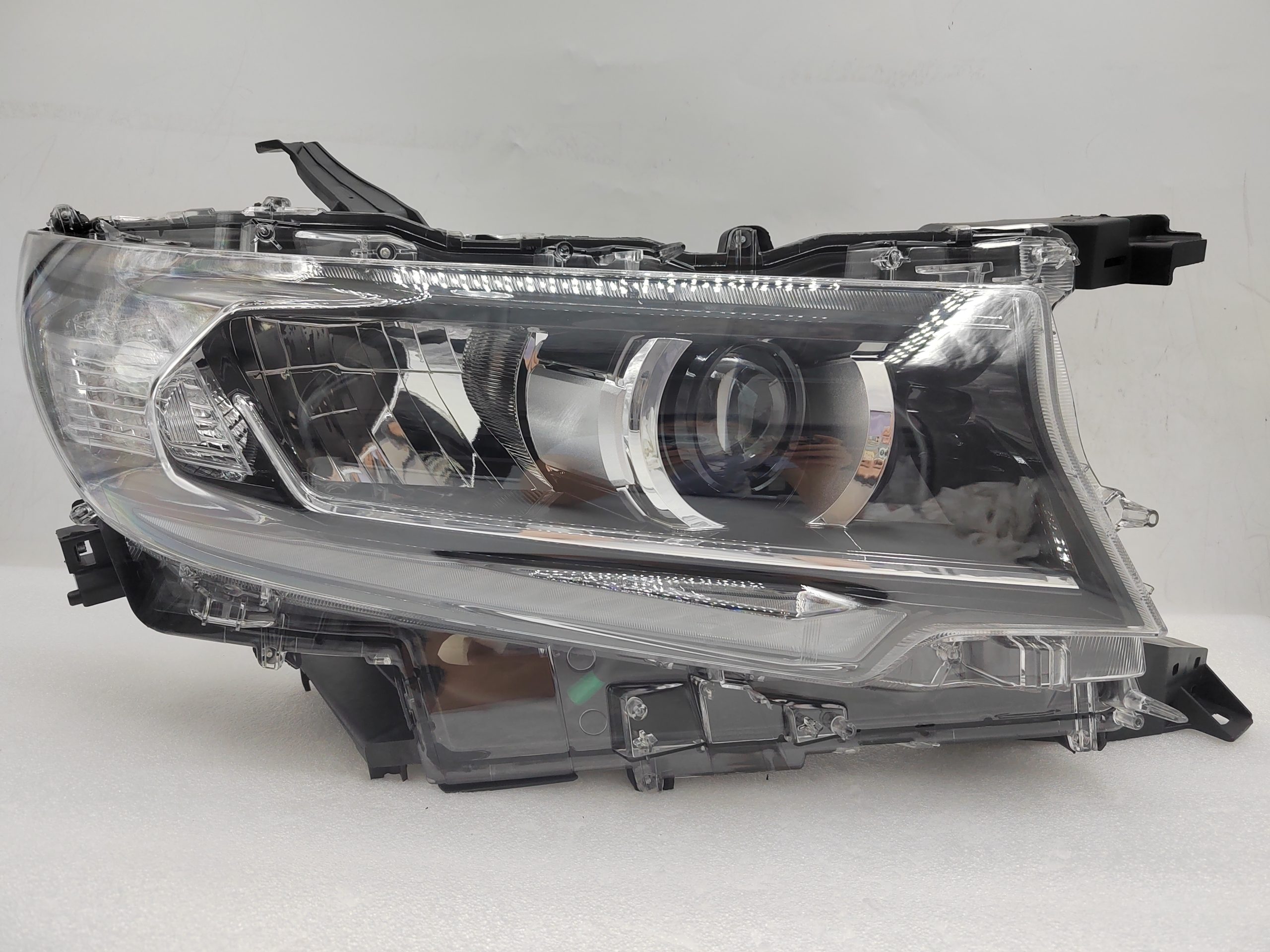 TOYOTA LANDCRUISER PRADO 150 GDJ150R 2018-2022 LED R.H.S HEADLIGHT ASSEMBLY