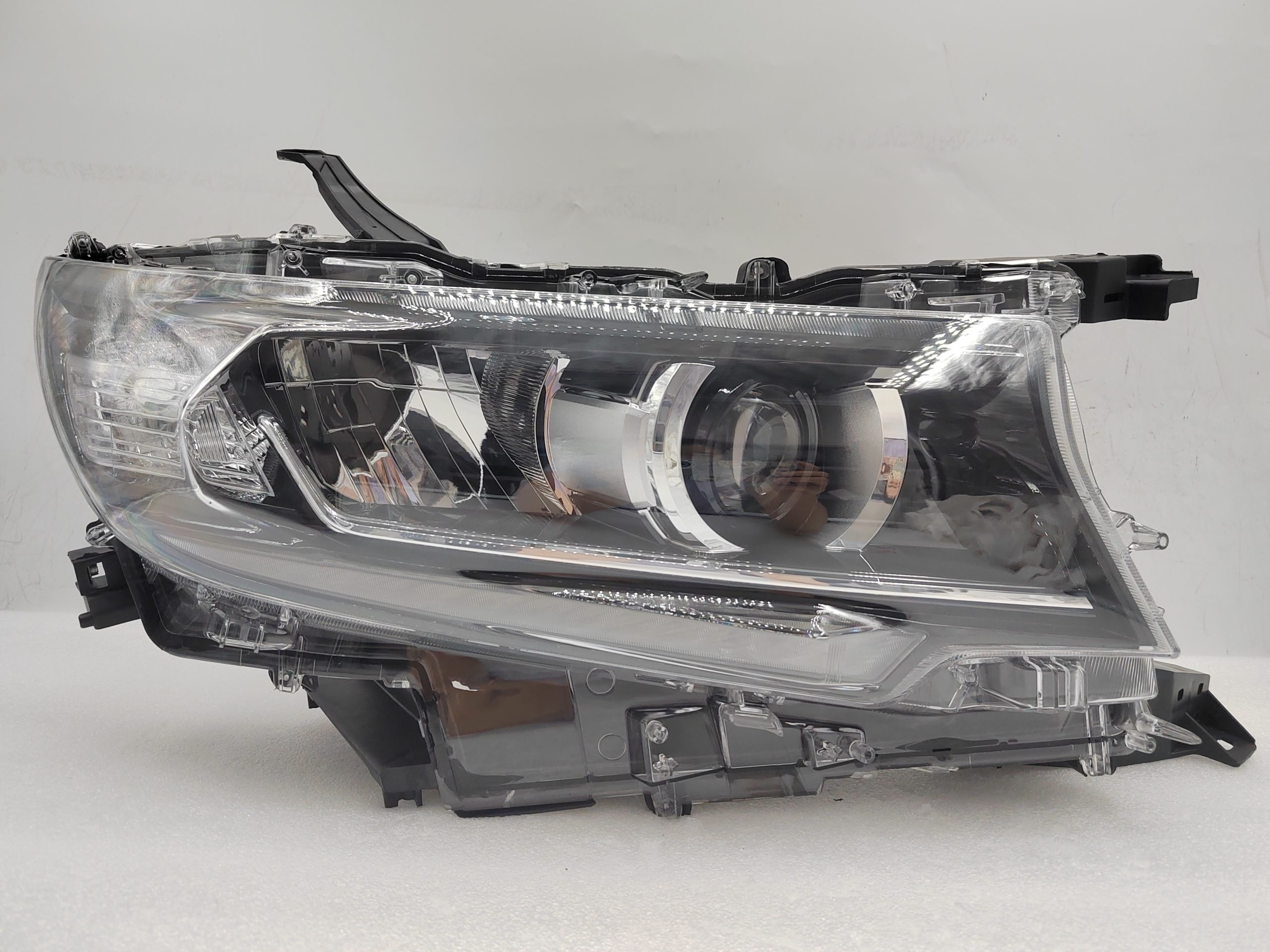 TOYOTA LANDCRUISER PRADO 150 GDJ150R 2018-2022 LED R.H.S HEADLIGHT ASSEMBLY