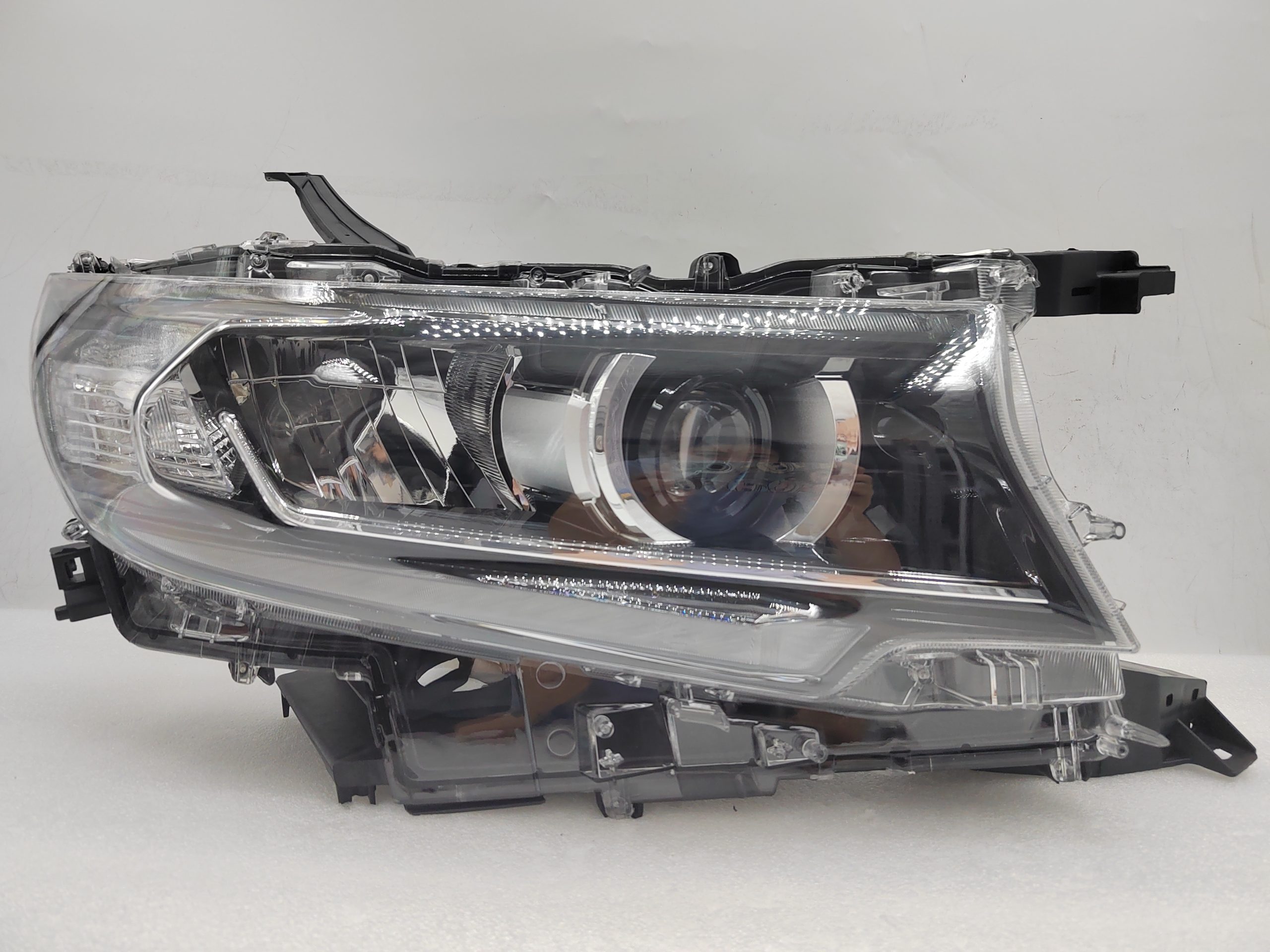 TOYOTA LANDCRUISER PRADO 150 GDJ150R 2018-2022 LED R.H.S HEADLIGHT ASSEMBLY