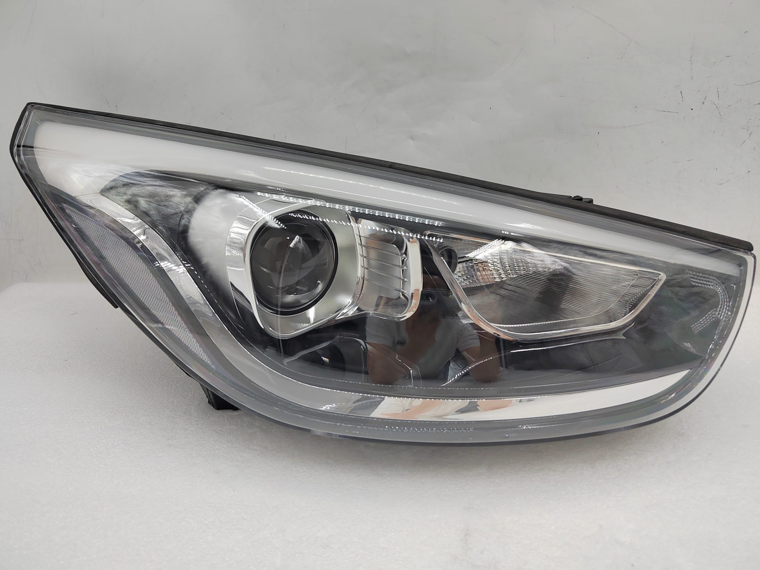 HYUNDAI IX35 SE 2013-2015 HALOGEN R.H.S HEADLIGHT ASSEMBLY