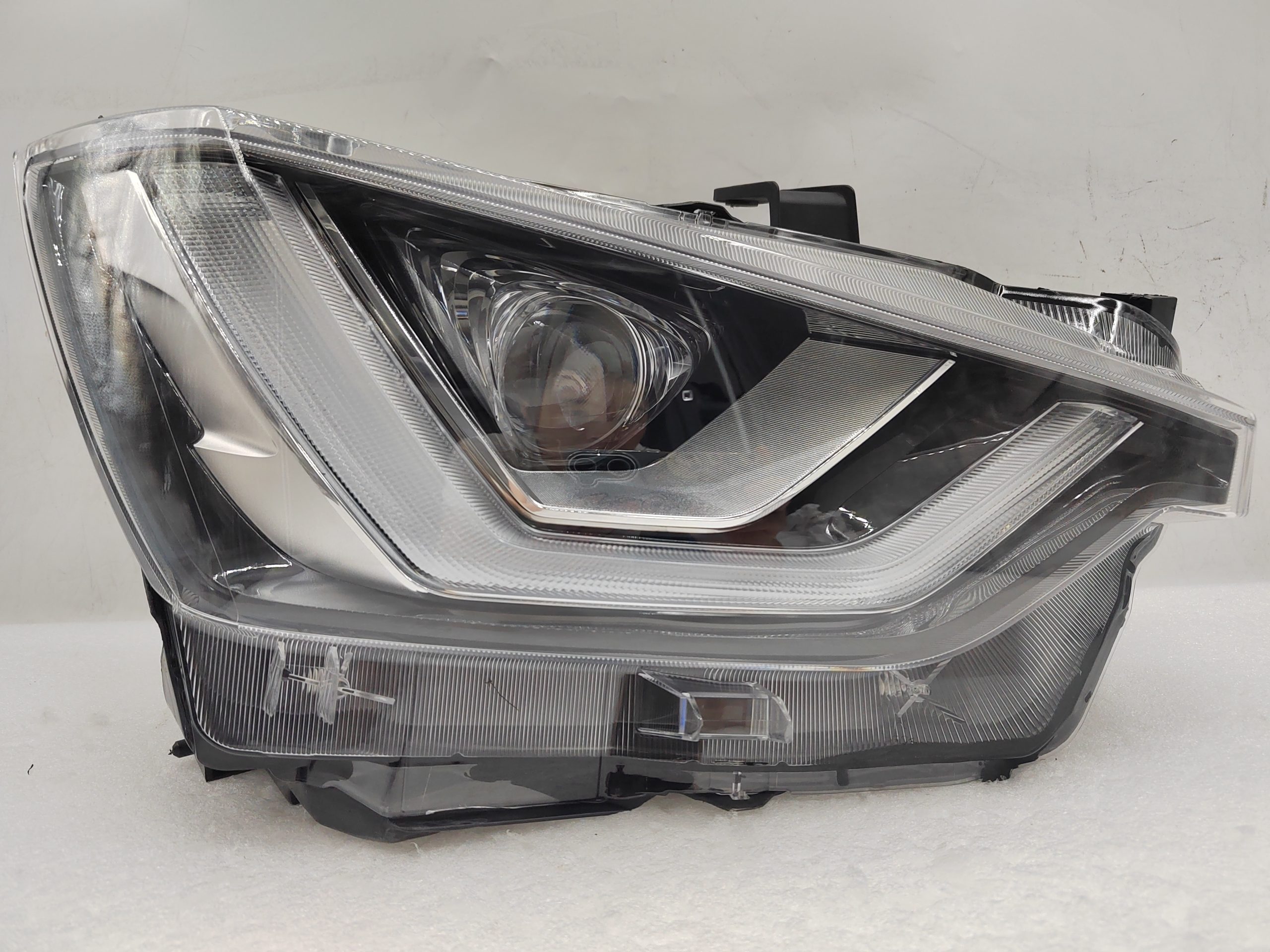 ISUZU D-MAX 2020-2023 LED R.H.S HEADLIGHT ASSEMBLY