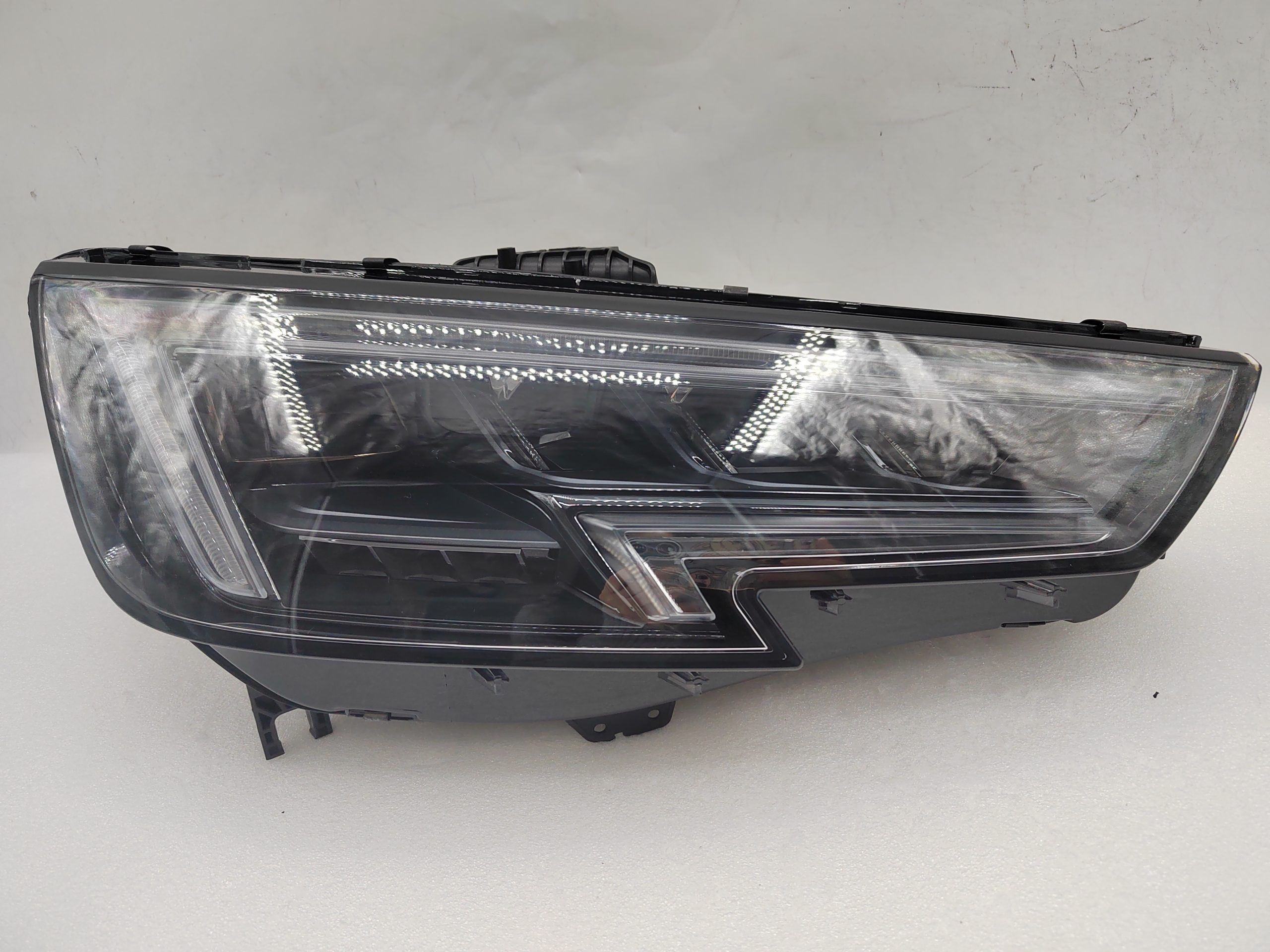 AUDI A4 B9 2015-2019 LED R.H.S HEADLIGHT ASSEMBLY