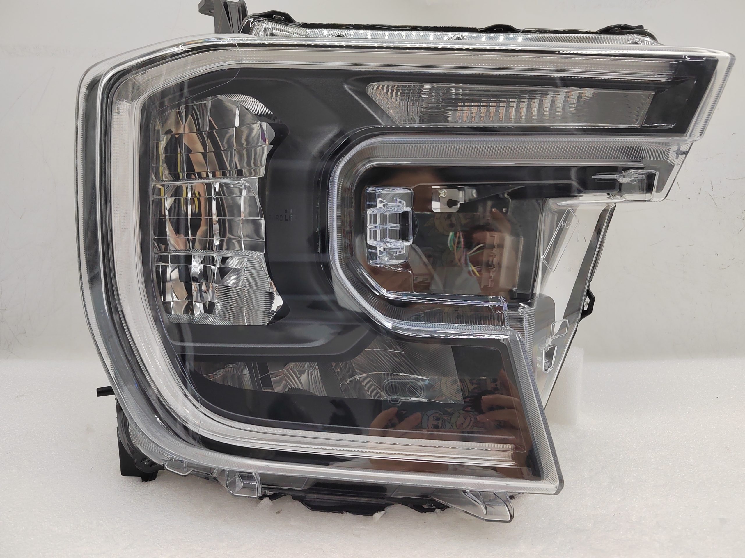 FORD EVEREST RANGER 2022-2024 LED R.H.S HEADLIGHT ASSEMBLY