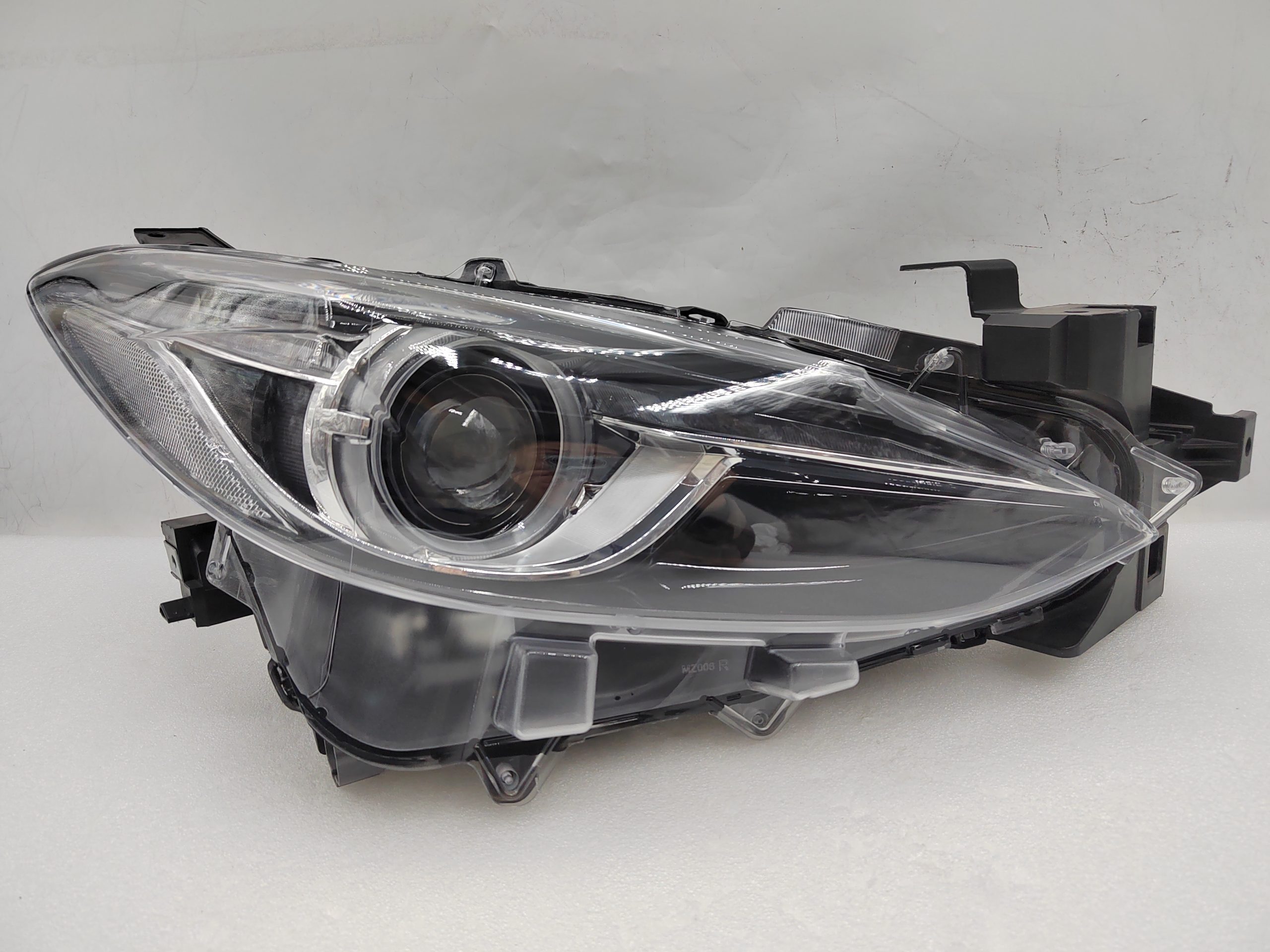 MAZDA 3 2014-2016 XENON LED R.H.S HEADLIGHT ASSEMBLY