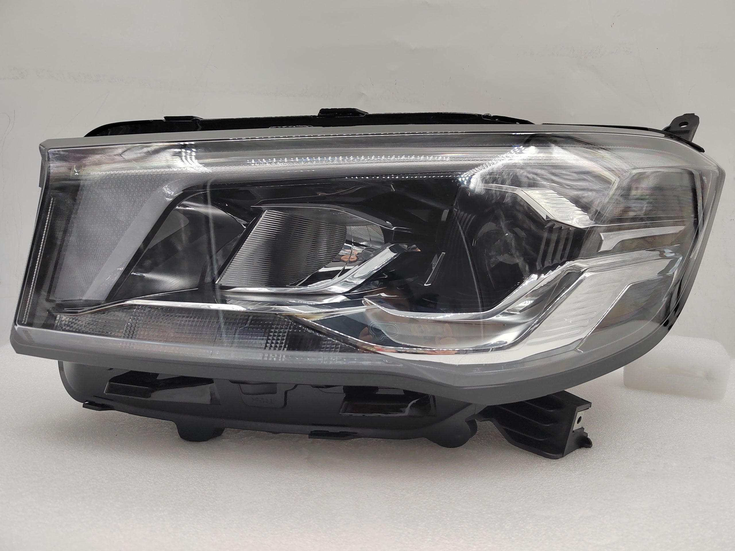 MAXUS LDV V90 2019-2023 HALOGEN L.H.S HEADLIGHT ASSEMBLY