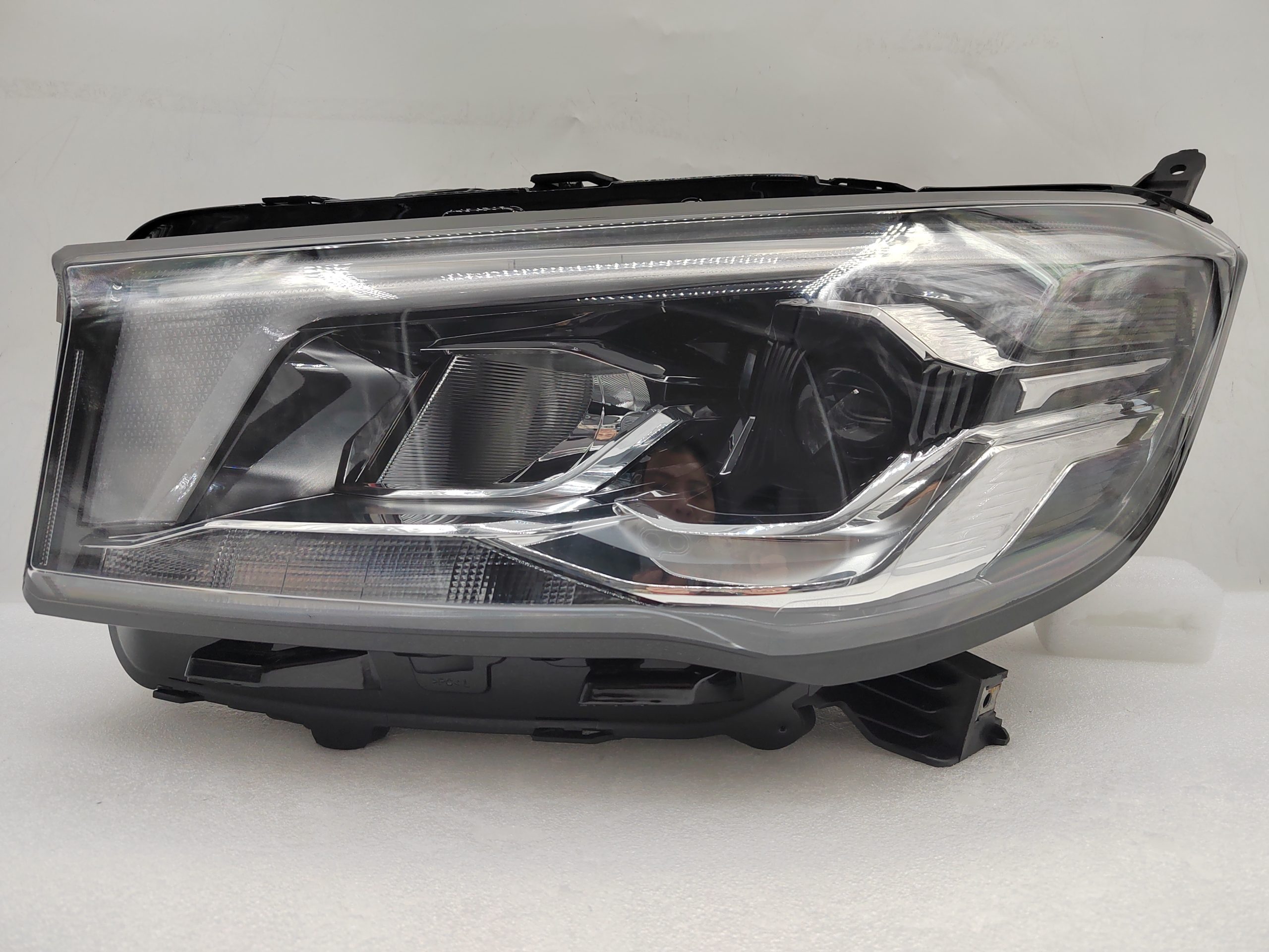 MAXUS LDV V90 2019-2023 HALOGEN L.H.S HEADLIGHT ASSEMBLY
