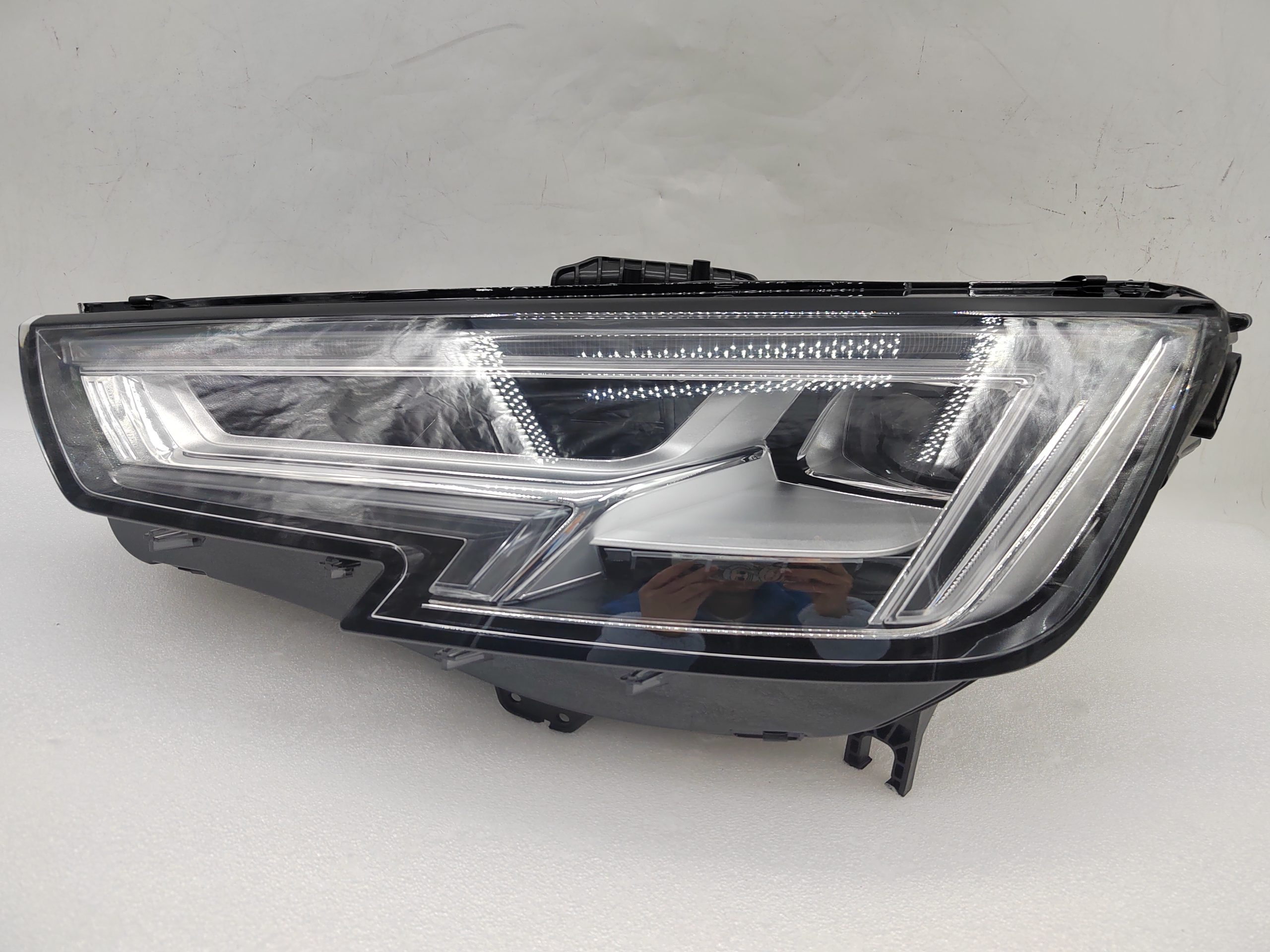 AUDI A4 2015-2019 LED L.H.S HEADLIGHT ASSEMBLY