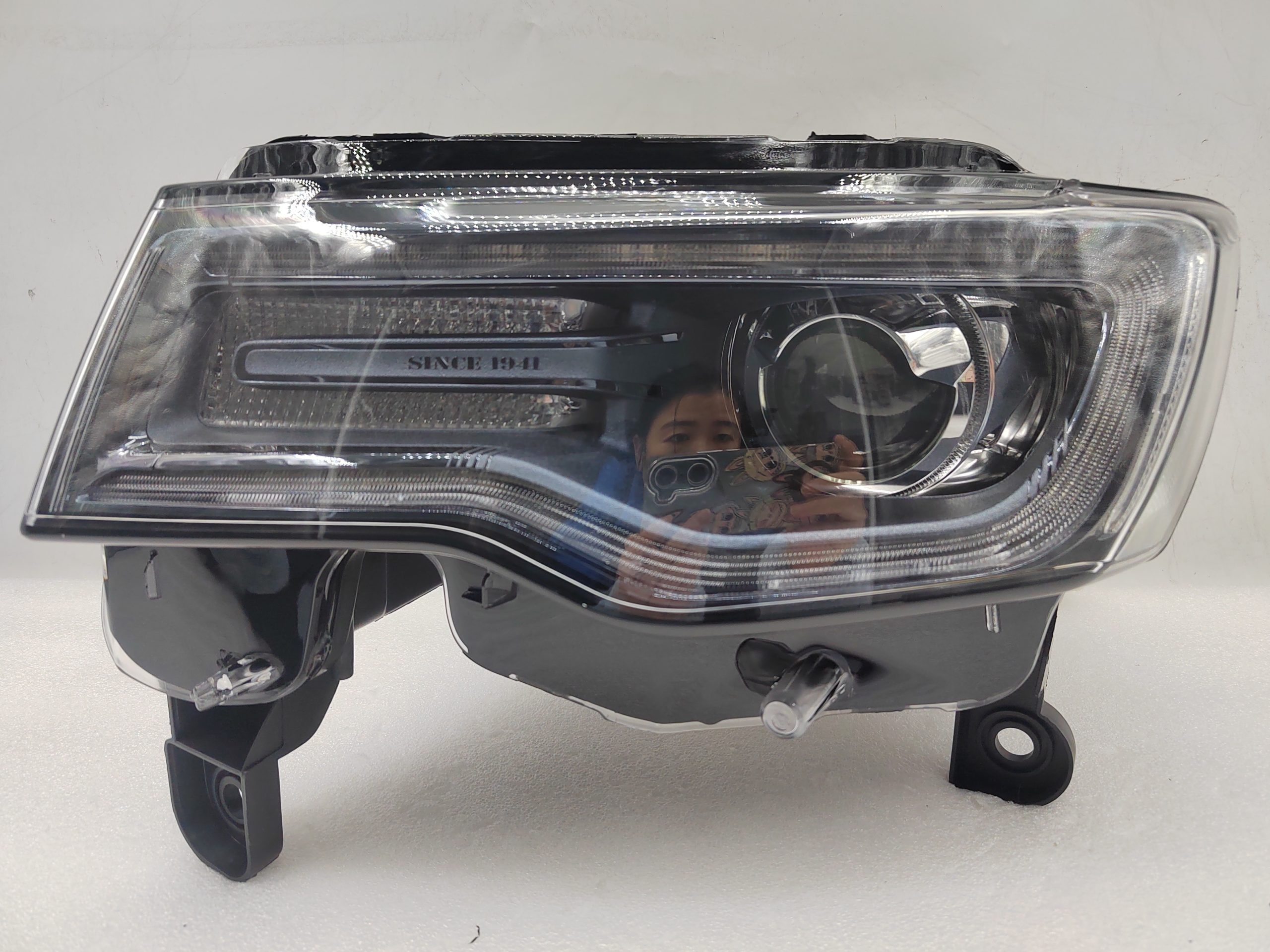 JEEP GRAND CHEROKEE 2014-2021 XENON L.H.S HEADLIGHT ASSEMBLY