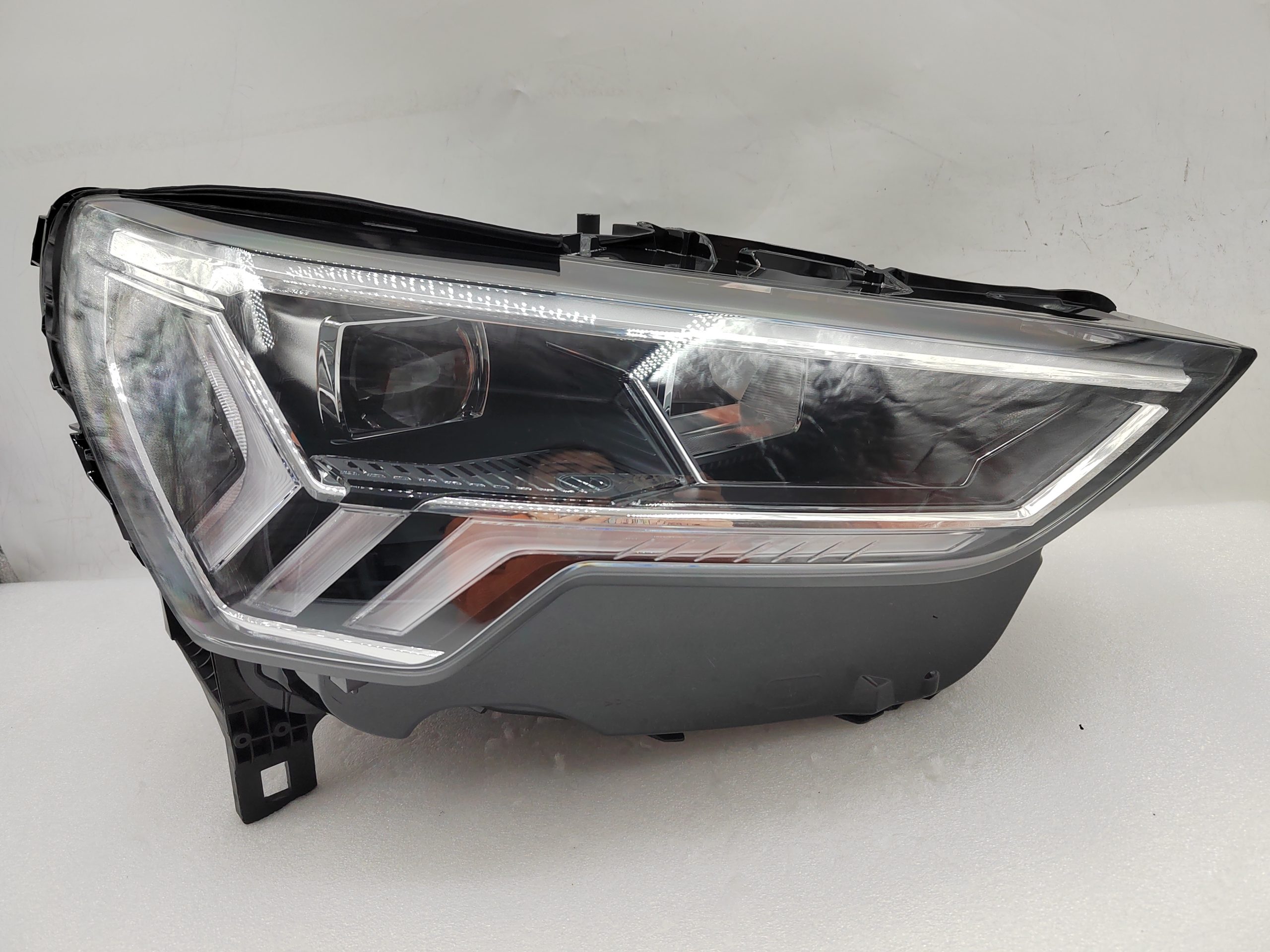 AUDI Q3 83A 2019-2023 LED R.H.S HEADLIGHT ASSEMBLY