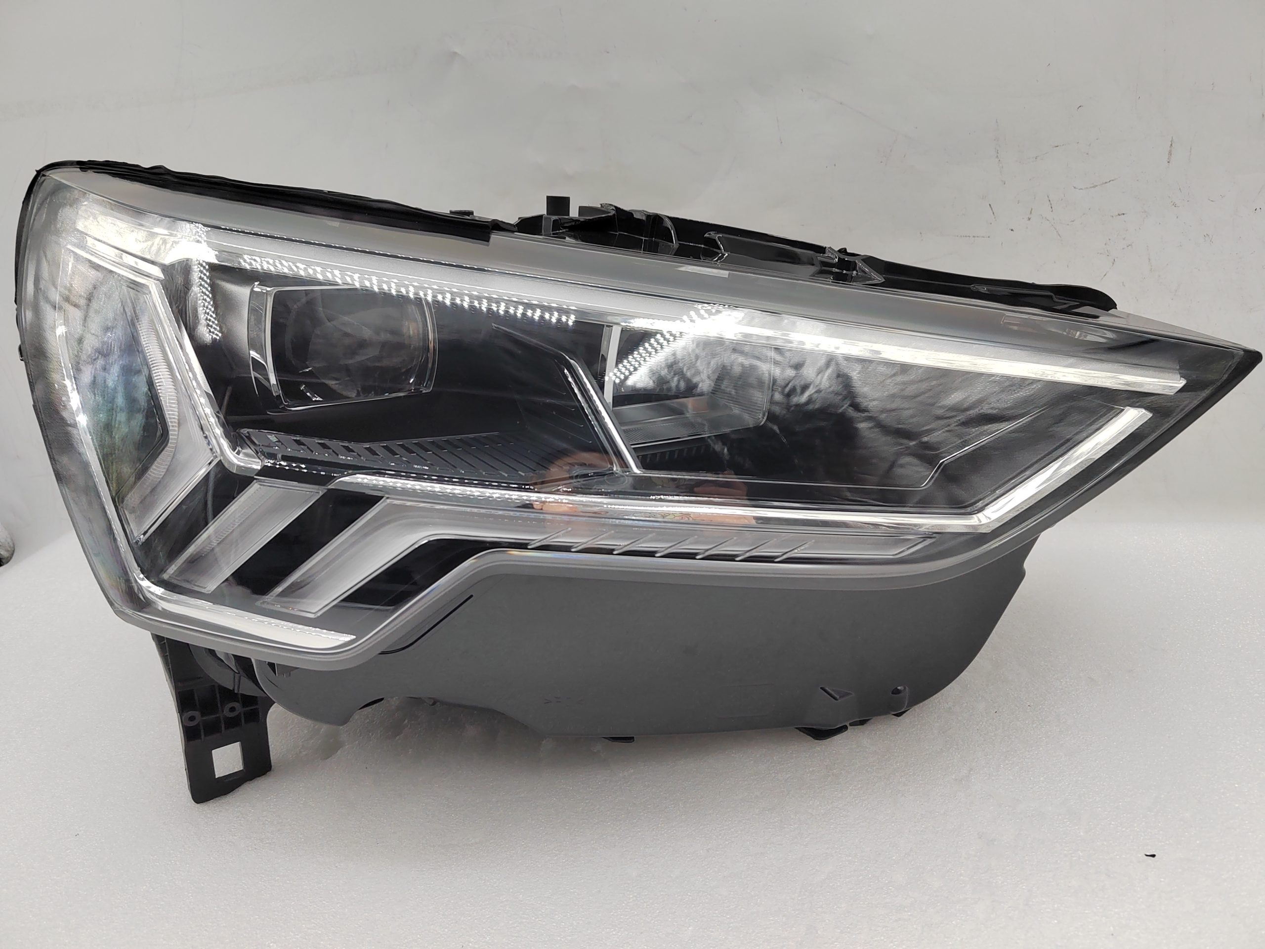 AUDI Q3 83A 2019-2023 LED R.H.S HEADLIGHT ASSEMBLY