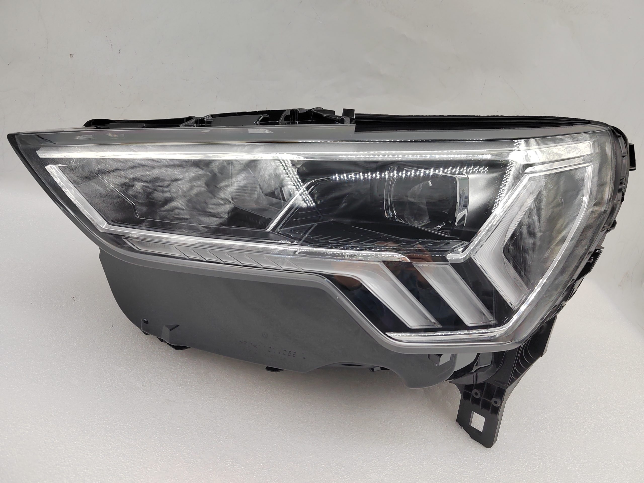 AUDI Q3 83A 2019-2023 LED L.H.S HEADLIGHT ASSEMBLY