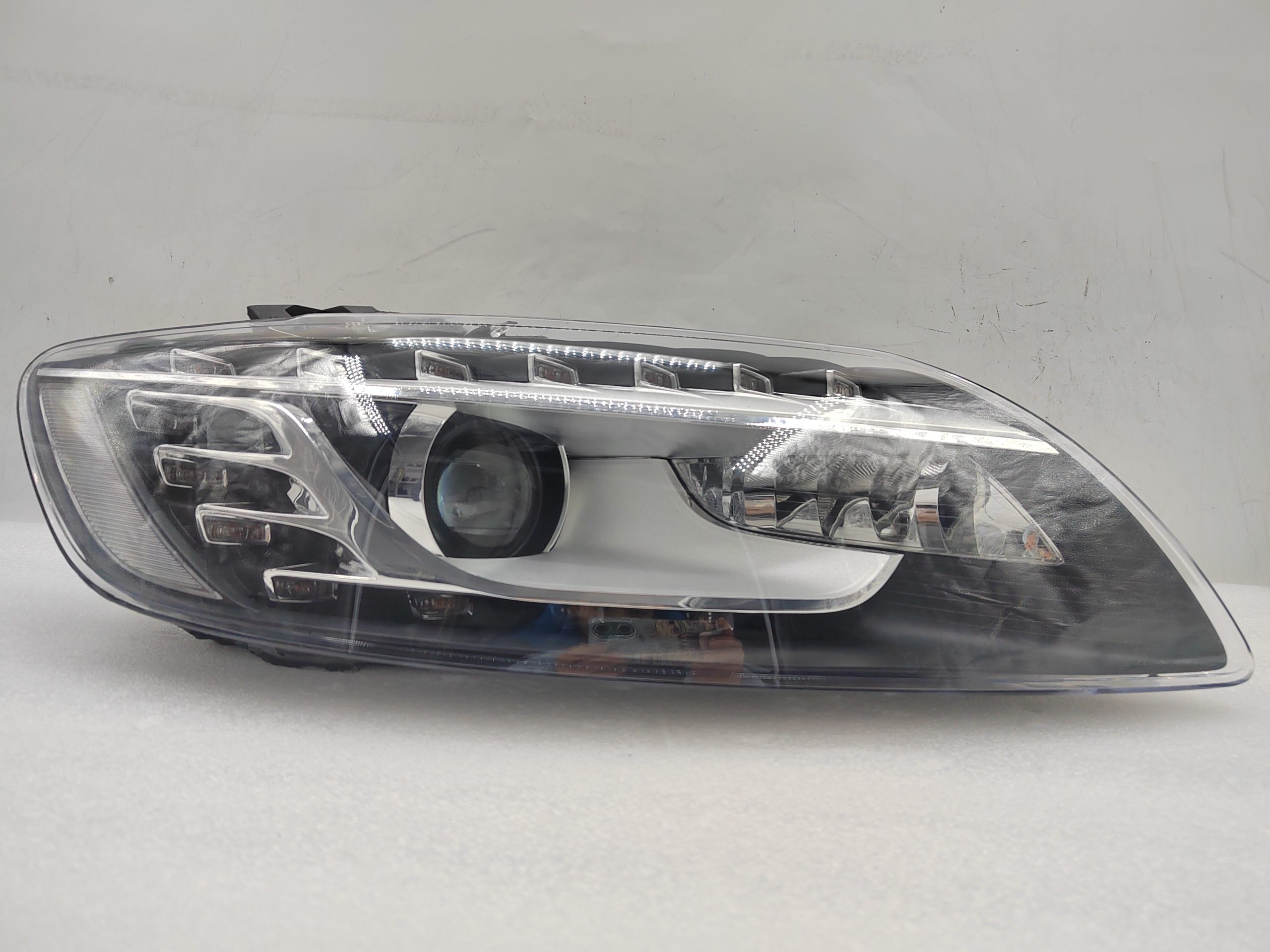 AUDI Q7 4LB 2010-2015 XENON LED R.H.S HEADLIGHT ASSEMBLY