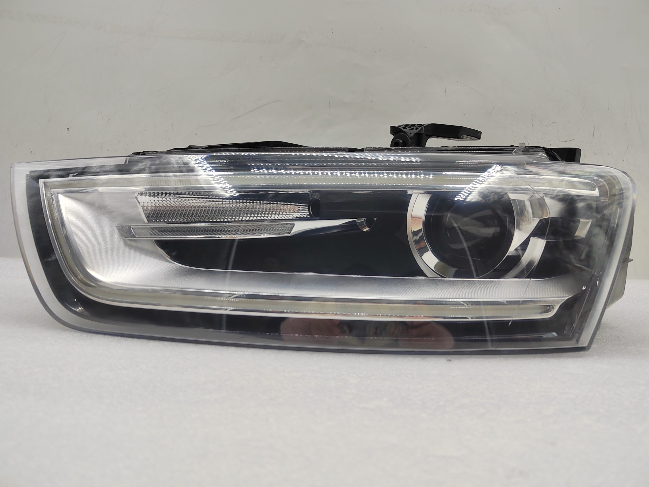 AUDI Q3 8U 2011-2014 XENON L.H.S HEADLIGHT ASSEMBLY