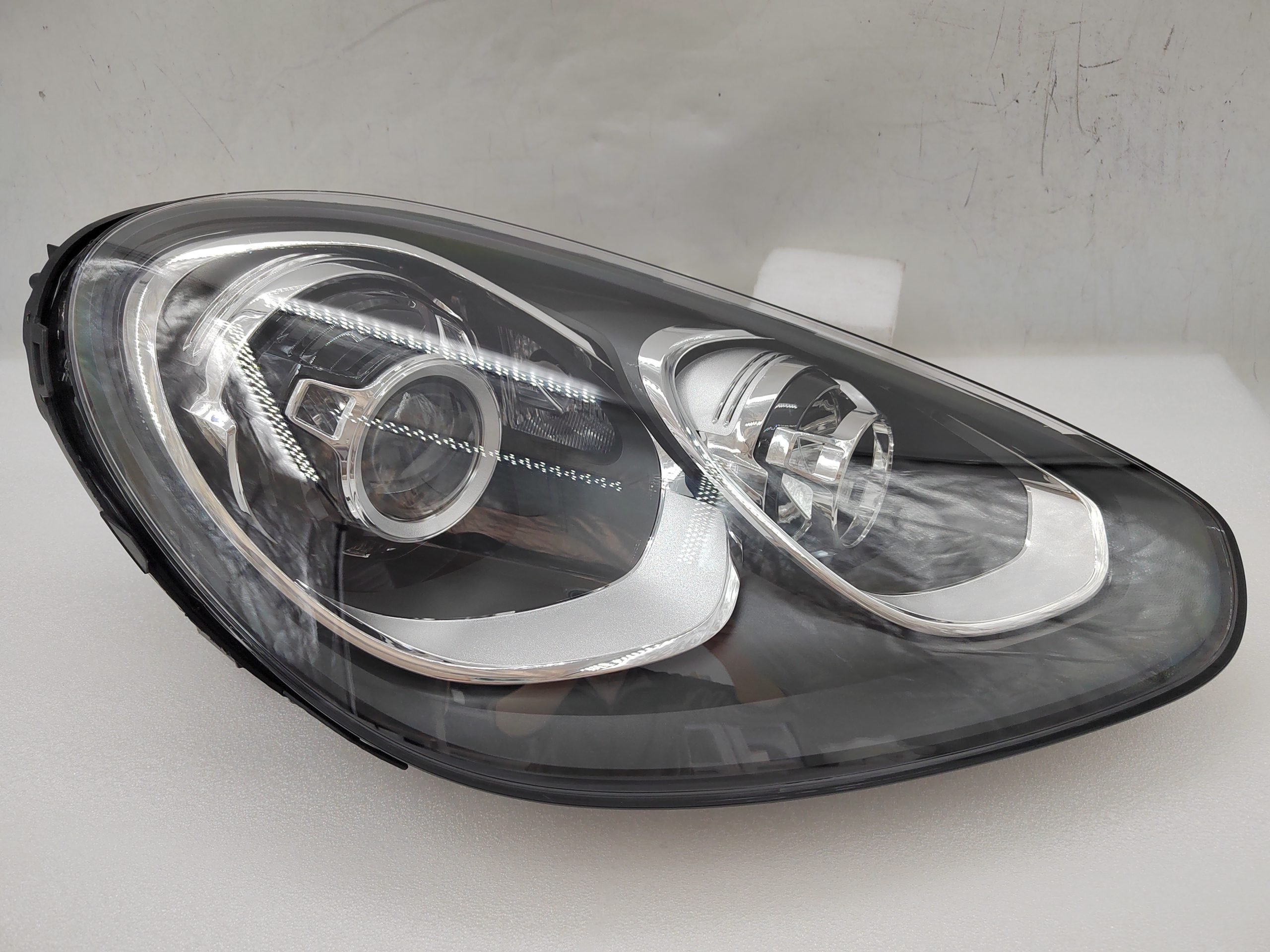 PORSCHE CAYENNE 958 2015-2018 XENON R.H.S HEADLIGHT ASSEMBLY