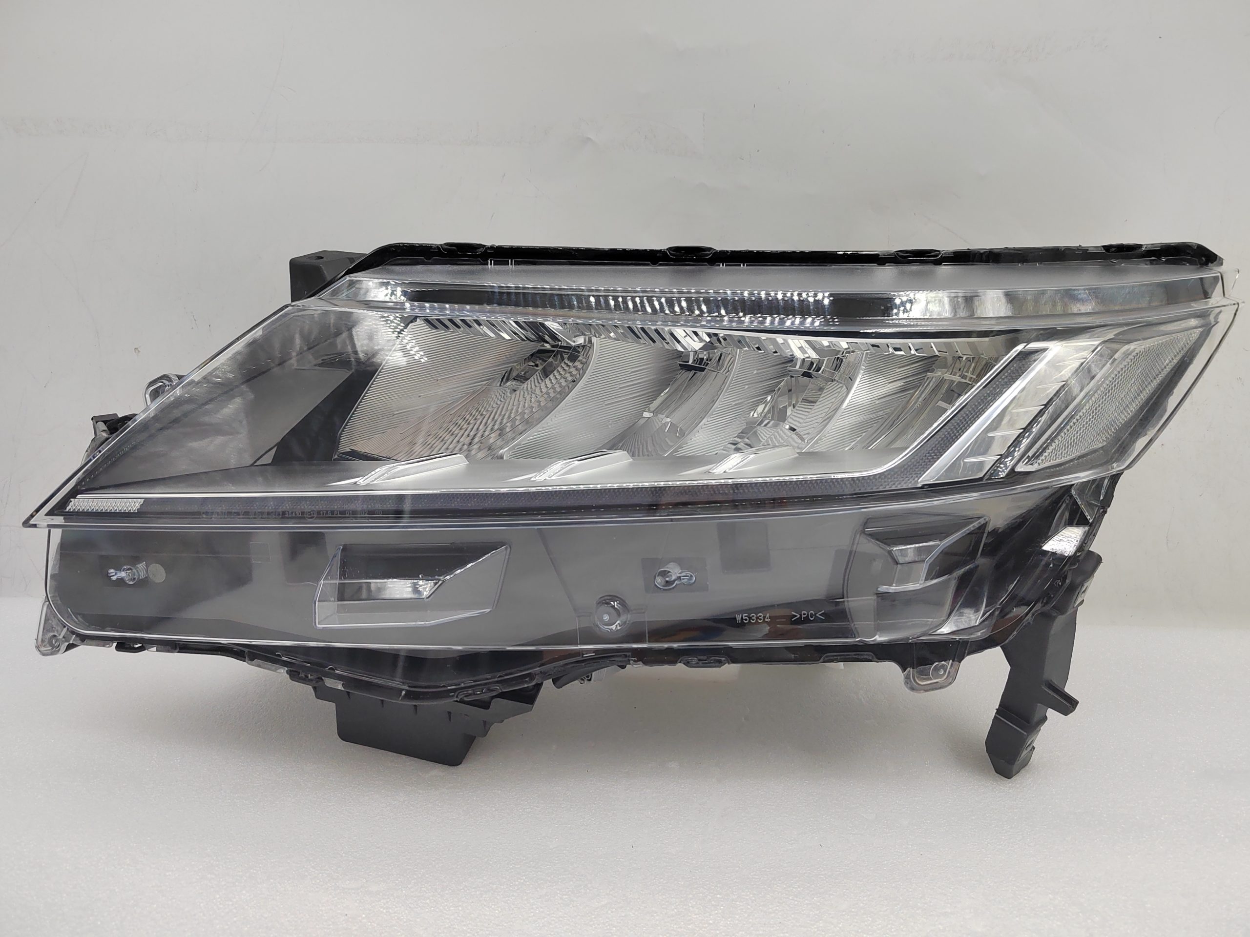 MITSUBISHI ASX 2019-2022 LED L.H.S HEADLIGHT ASSEMBLY