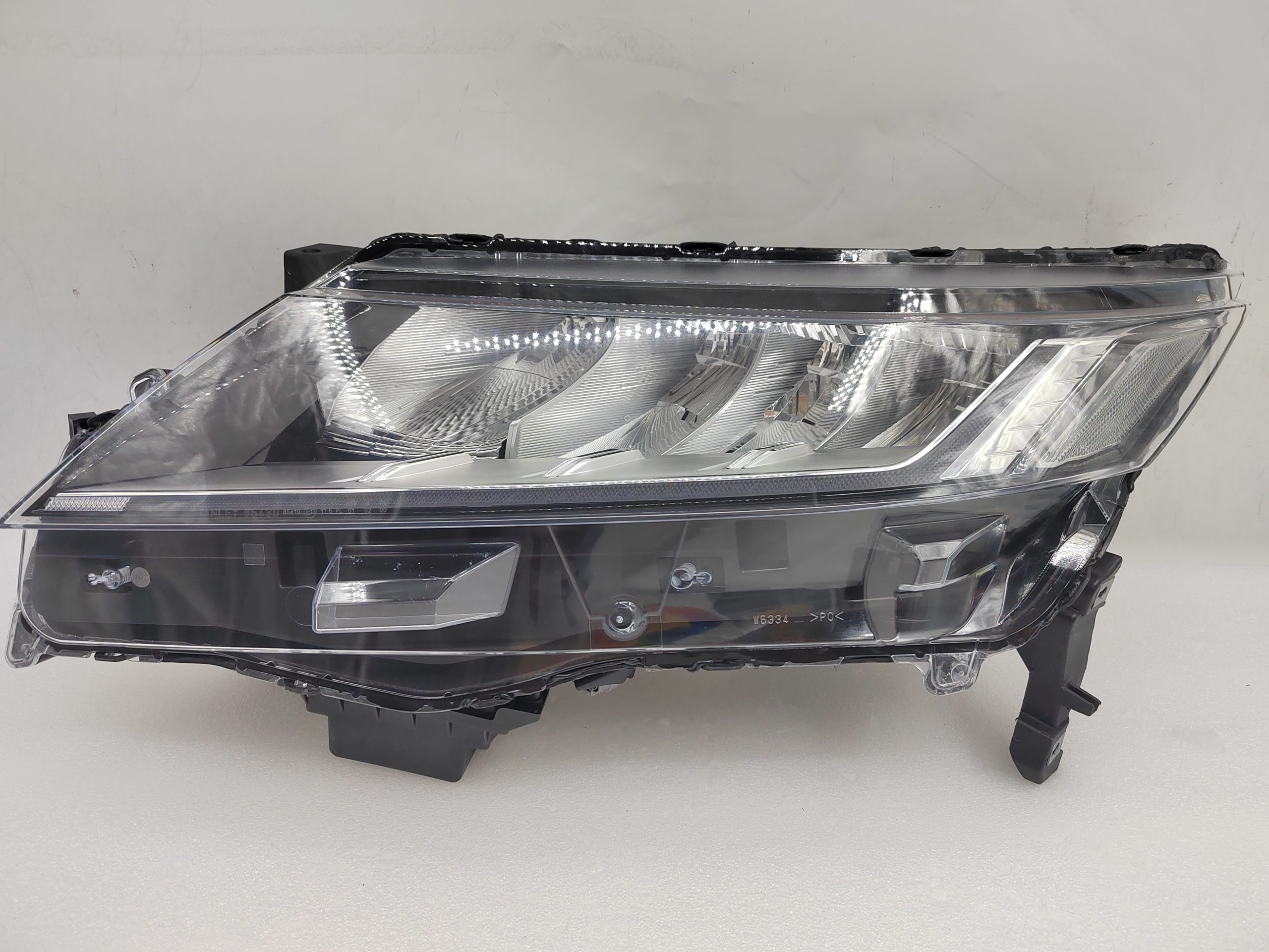 MITSUBISHI ASX 2019-2022 LED L.H.S HEADLIGHT ASSEMBLY