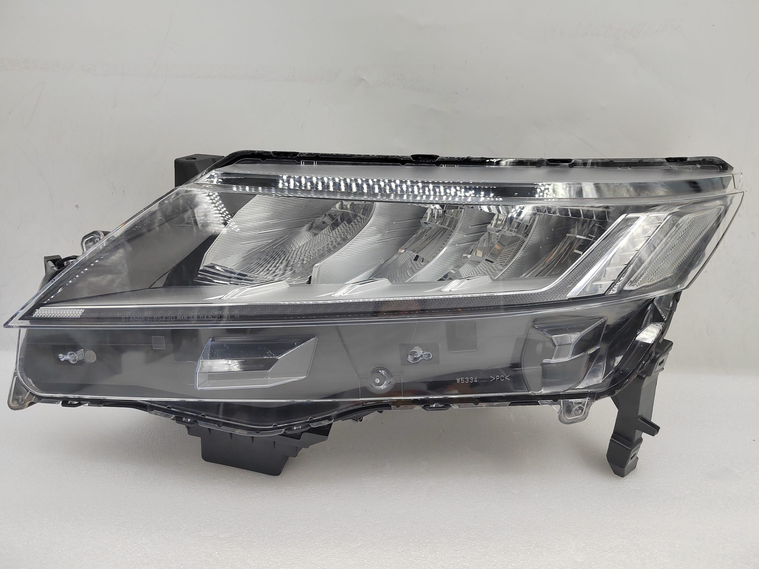 MITSUBISHI ASX 2019-2022 LED L.H.S HEADLIGHT ASSEMBLY