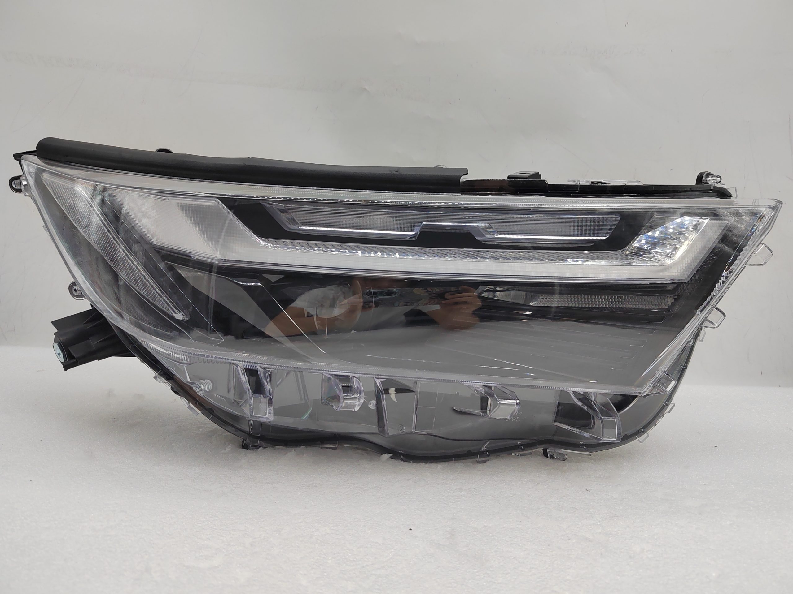 TOYOTA RAV4 2022-2023 LED R.H.S HEADLIGHT ASSEMBLY