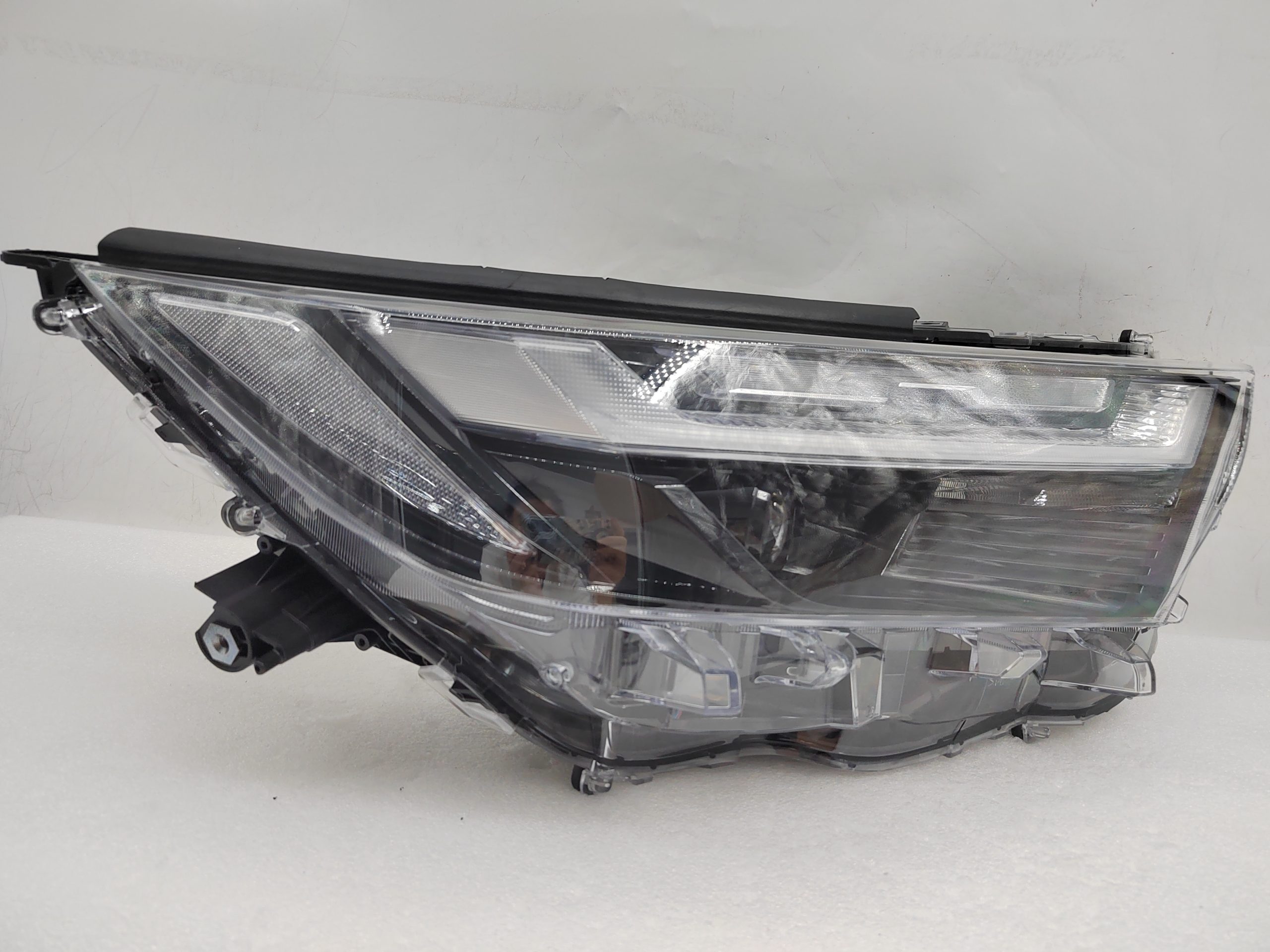 TOYOTA RAV4 2022-2023 LED R.H.S HEADLIGHT ASSEMBLY