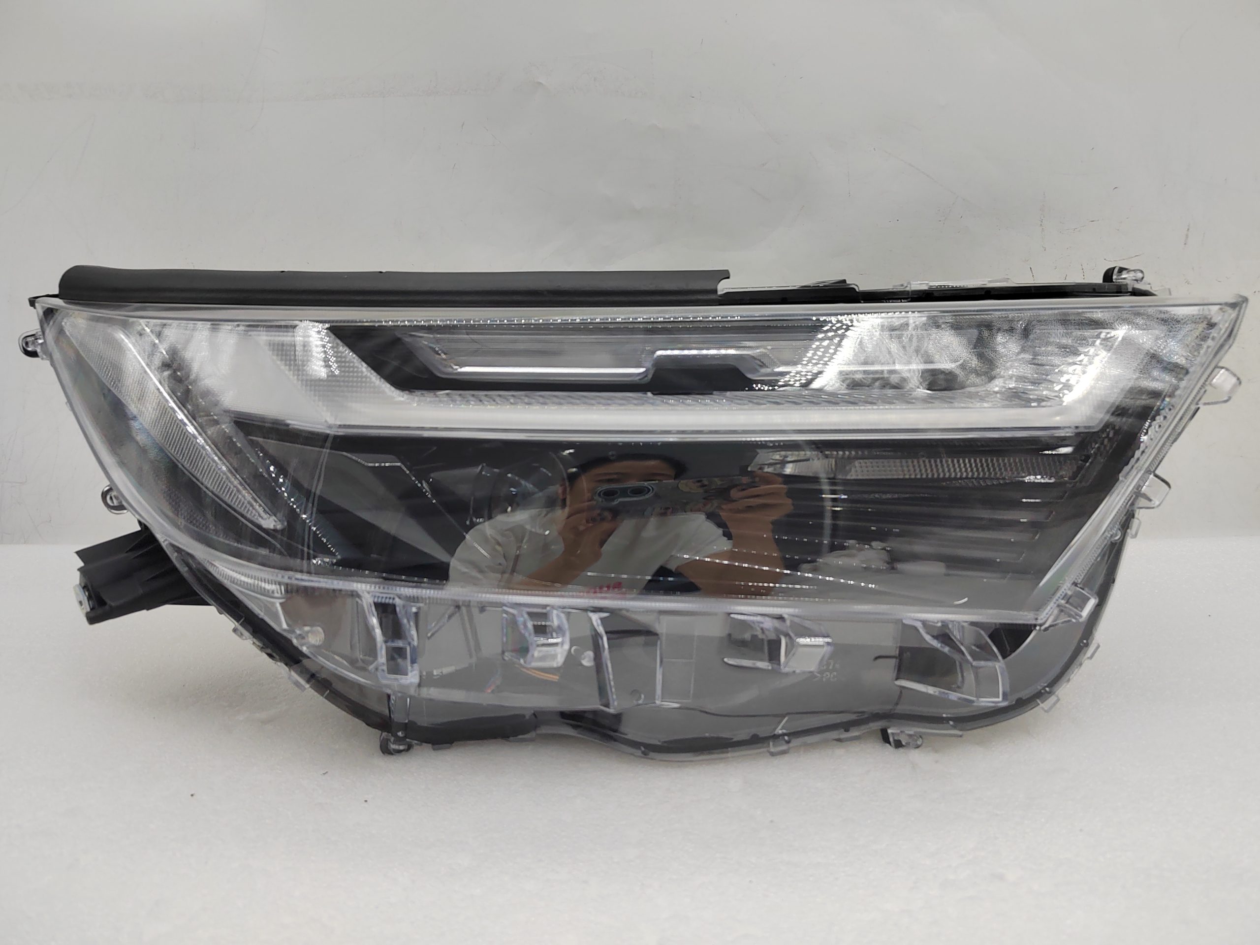 TOYOTA RAV4 2022-2023 LED R.H.S HEADLIGHT ASSEMBLY