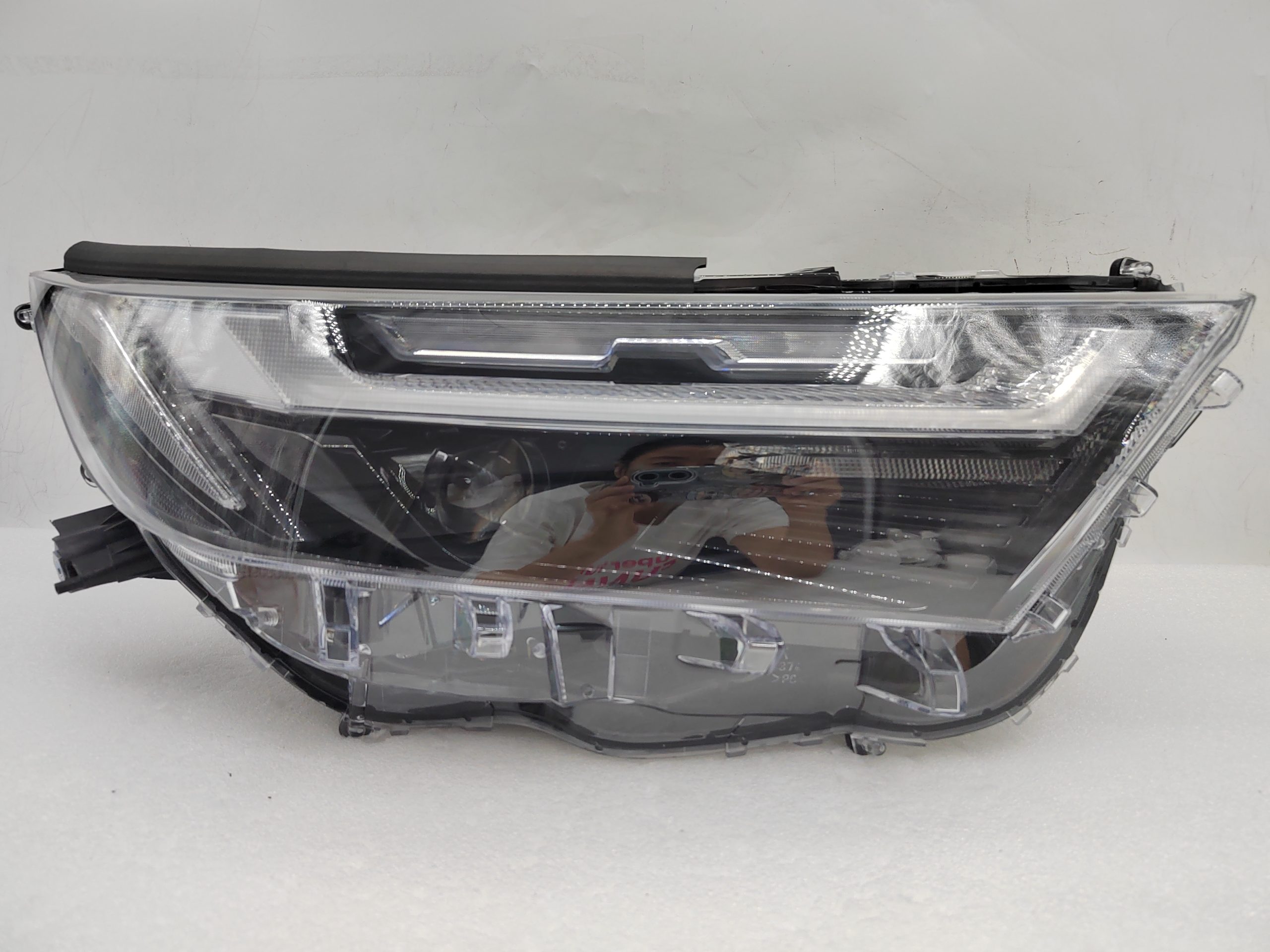 TOYOTA RAV4 2022-2023 LED R.H.S HEADLIGHT ASSEMBLY
