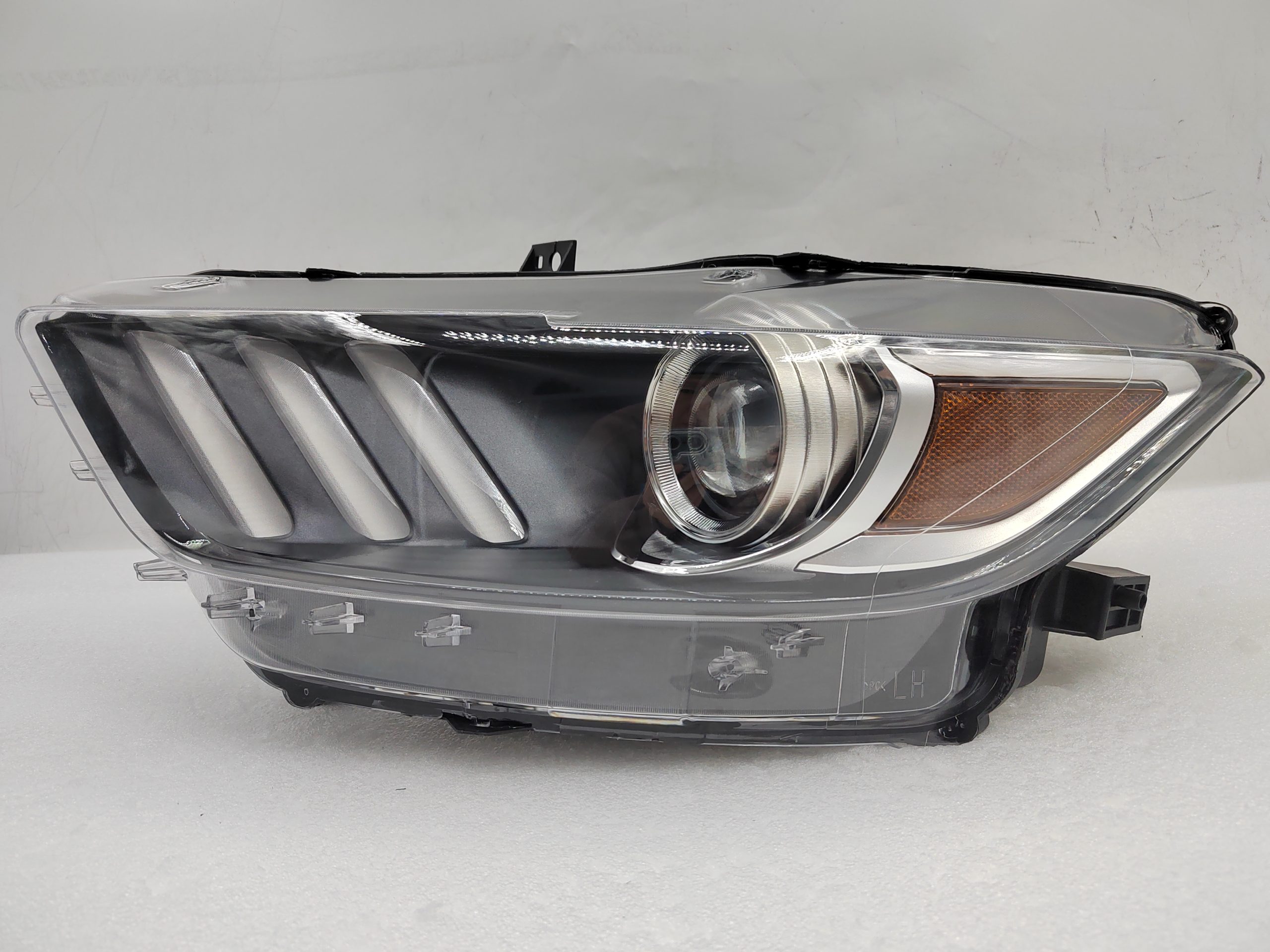 FORD MUSTANG 2015-2017 XENON L.H.S HEADLIGHT ASSEMBLY