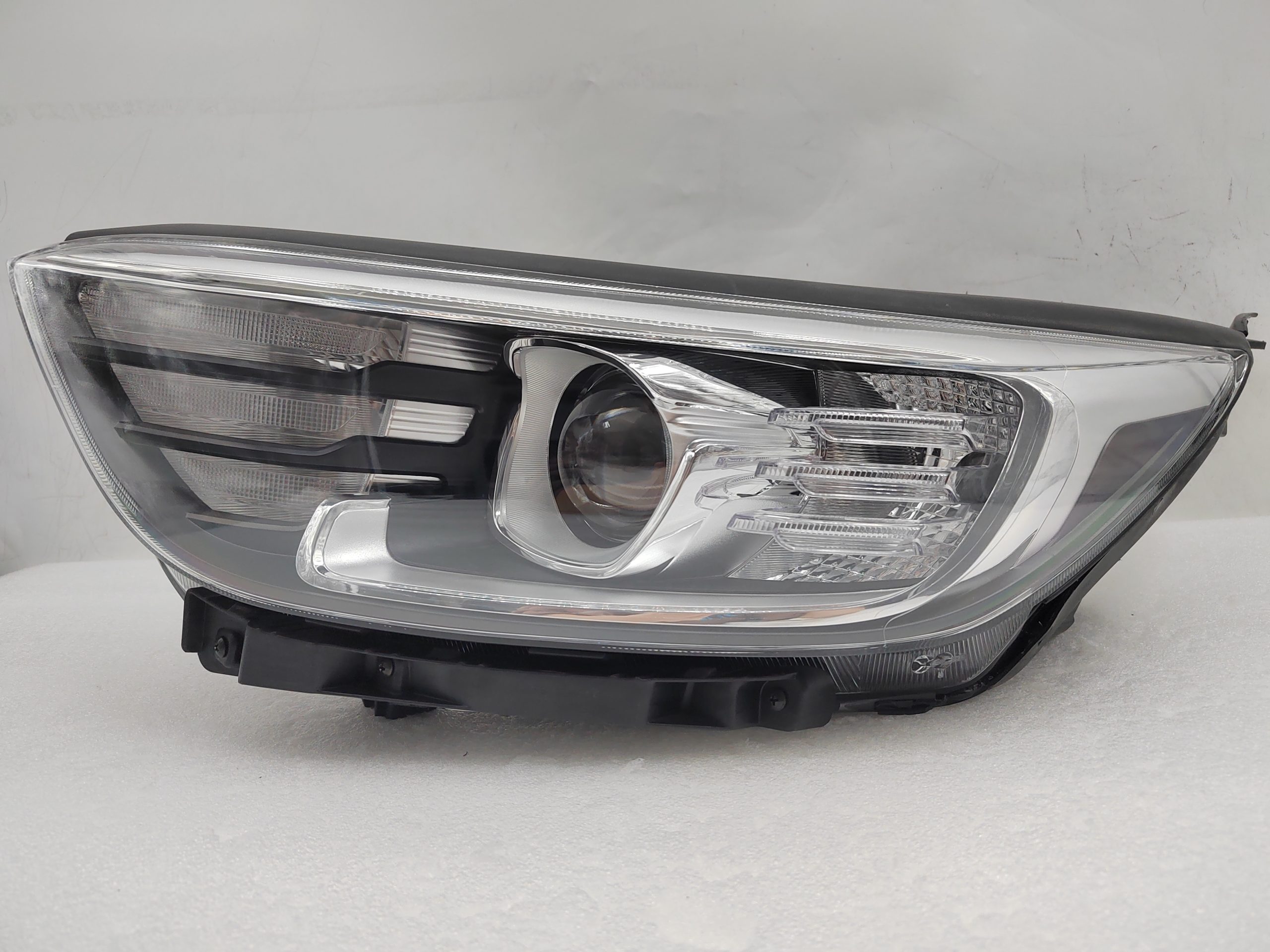 KIA STONIC 2021-2023 HALOGEN L.H.S HEADLIGHT ASSEMBLY