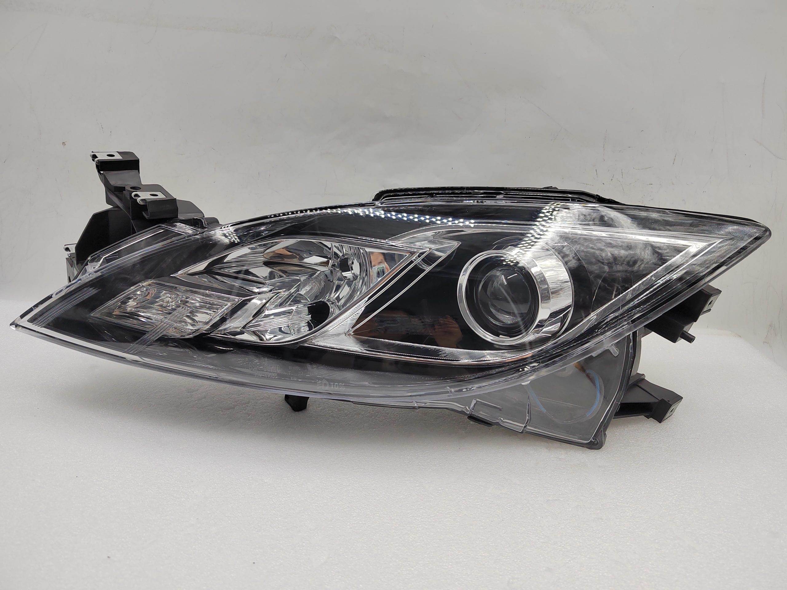MAZDA 6 2009-2012 XENON L.H.S HEADLIGHT ASSEMBLY