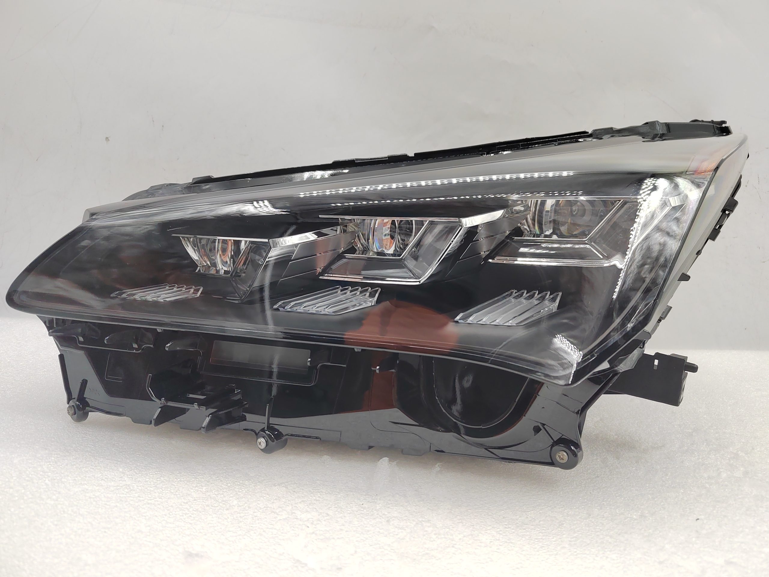 LEXUS NX 300H 2014-2017 LED L.H.S HEADLIGHT ASSEMBLY