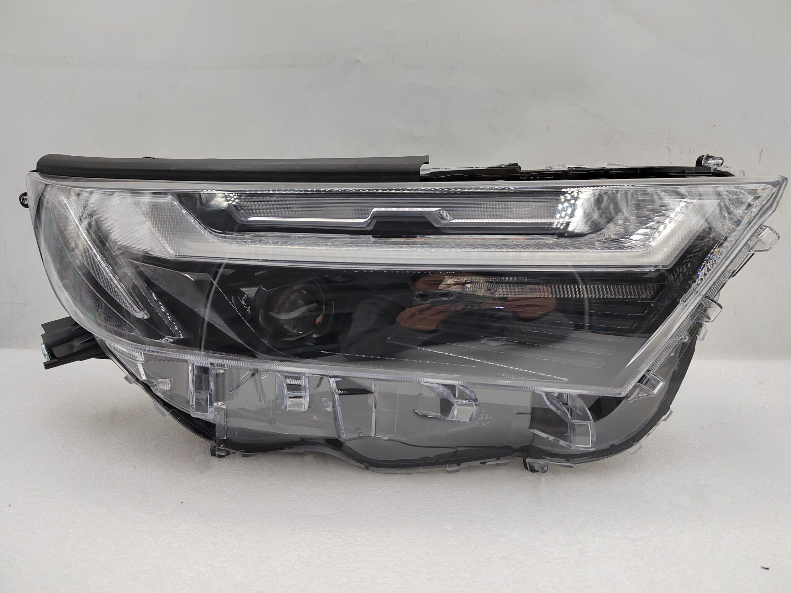 TOYOTA RAV4 2022-2023 LED R.H.S HEADLIGHT ASSEMBLY