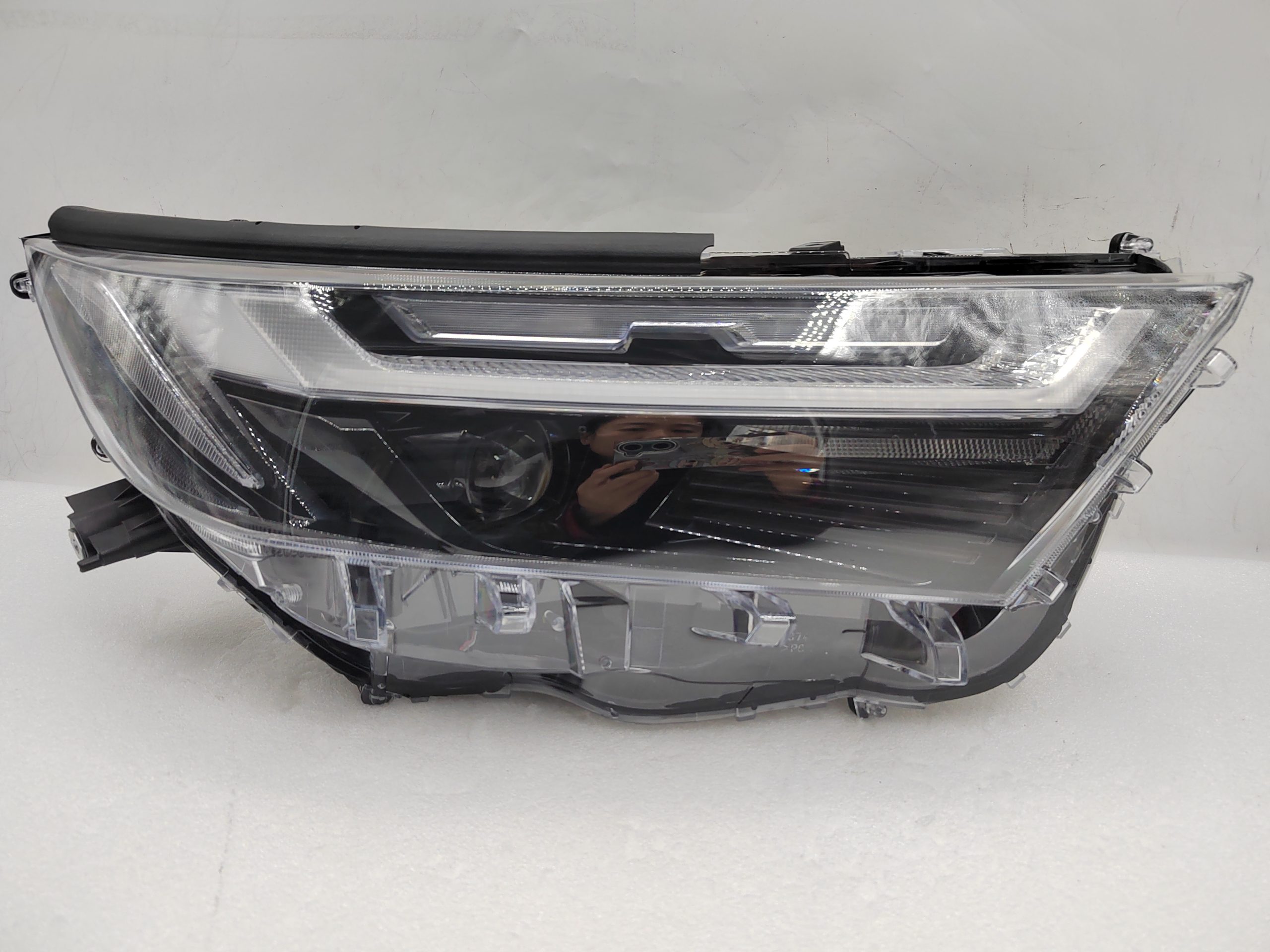 TOYOTA RAV4 2022-2023 LED R.H.S HEADLIGHT ASSEMBLY