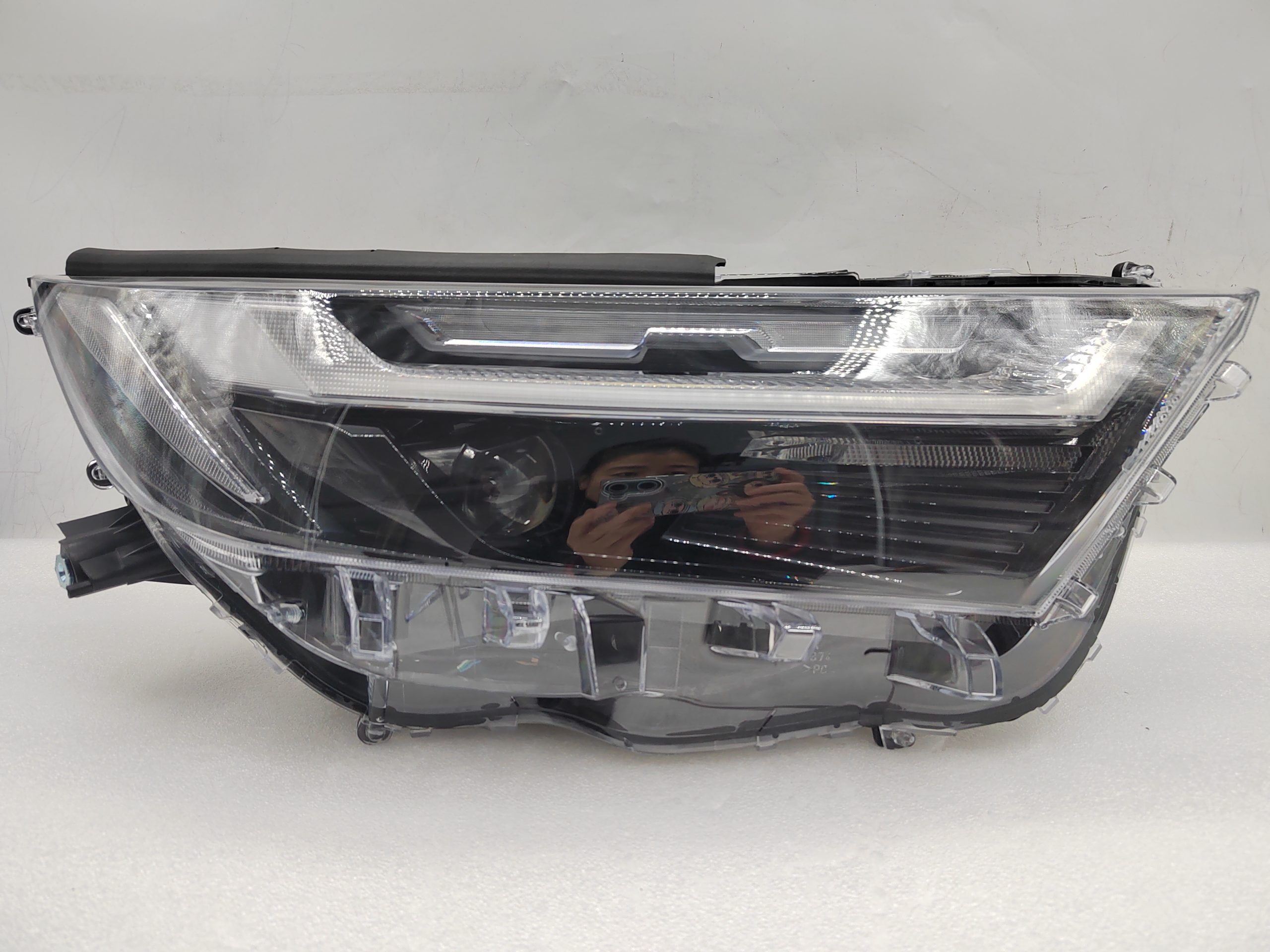 TOYOTA RAV4 2022-2023 LED R.H.S HEADLIGHT ASSEMBLY
